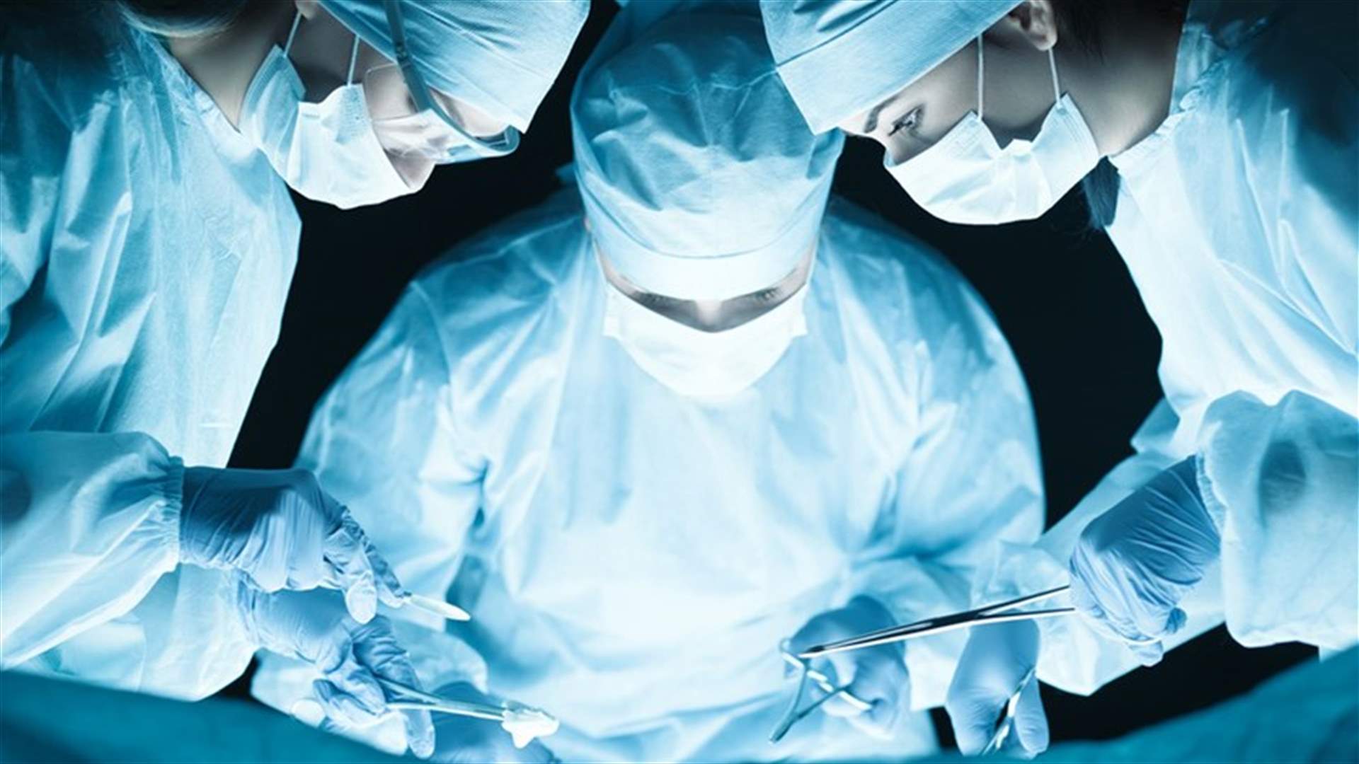 كادت تنغرس في قلبه... مسن يخضع لجراحة بعد ابتلاع عظمة دجاج حادة!