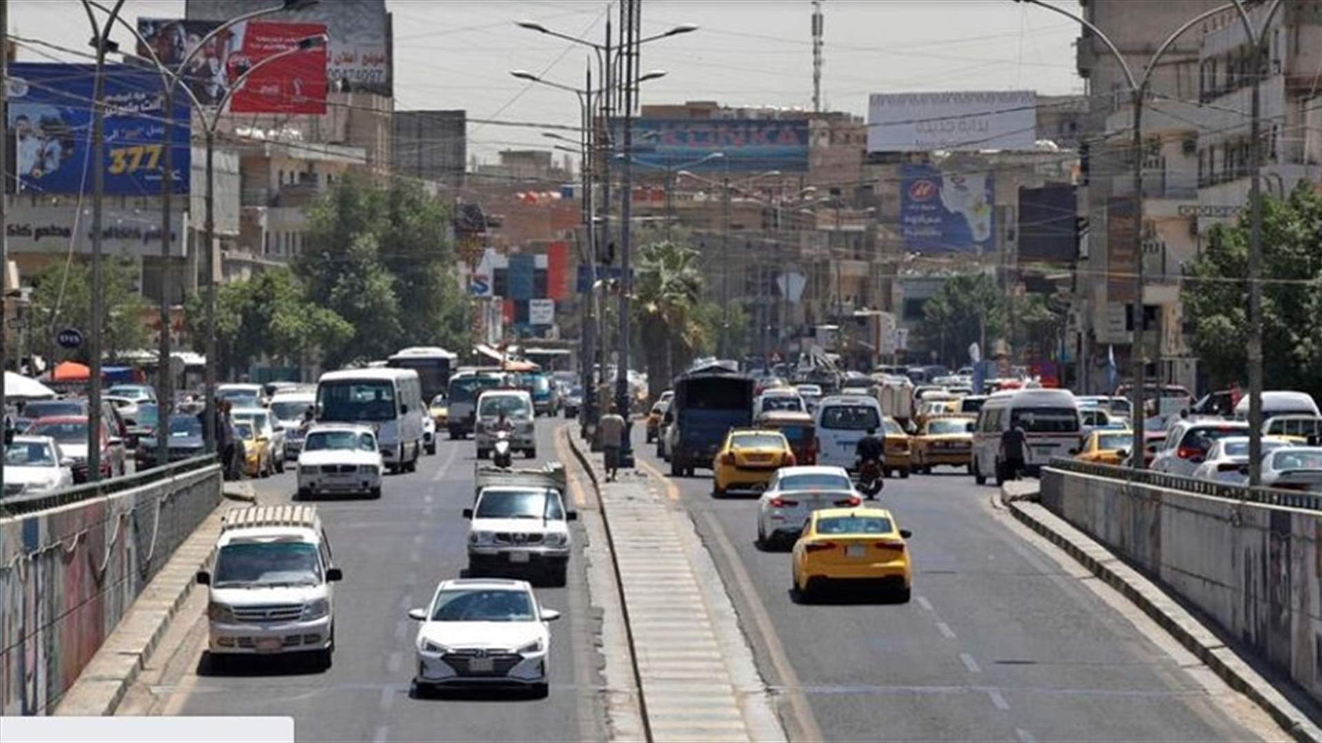 مقتل 11 زائرا إيرانيا وسائقهم بحادث سير في العراق