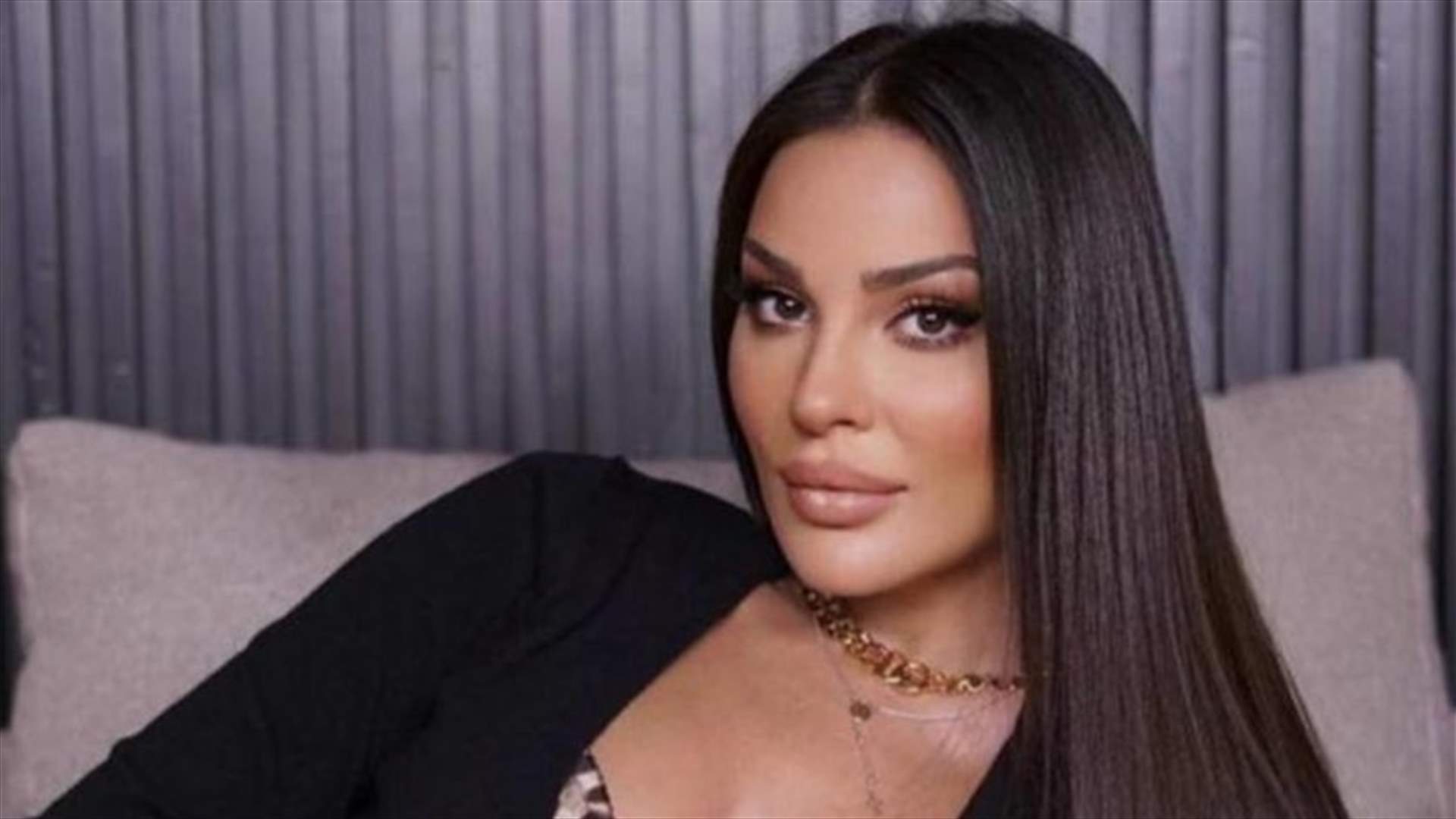 مغرّدة حاولت إهانتها.. نادين نسيب نجيم: &quot;بتسدي بوزك يا رخيصة&quot;