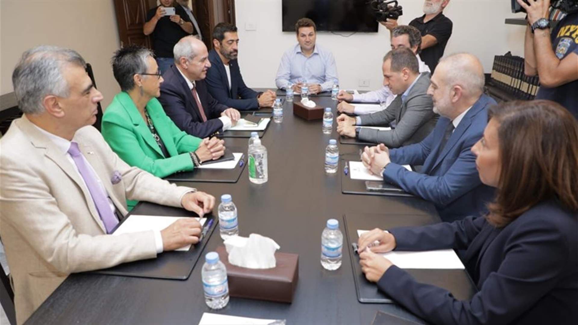 الجميّل بعد لقاء وفد من نواب التغيير: الإجتماعات ستبقى مفتوحة ومتمسكون بدولة القانون