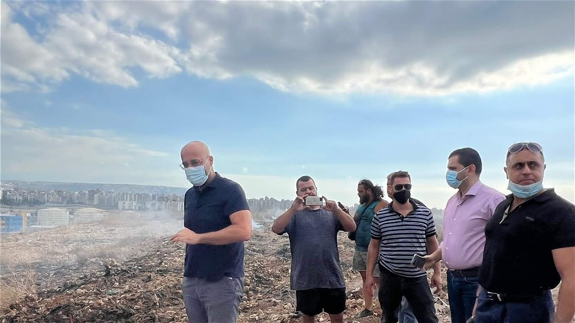 وزير البيئة تفقّد الحريق في مكب النفايات في طرابلس: لتجهيز مطامر صحية حديثة بدلاً من المكبات العشوائية