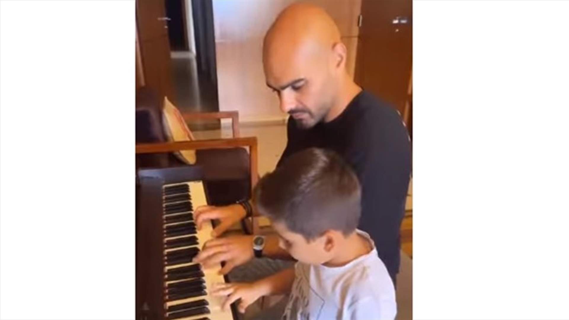 جوزيف عطية يعزف البيانو مع كريستيانو ابن سيرين عبد النور (فيديو)