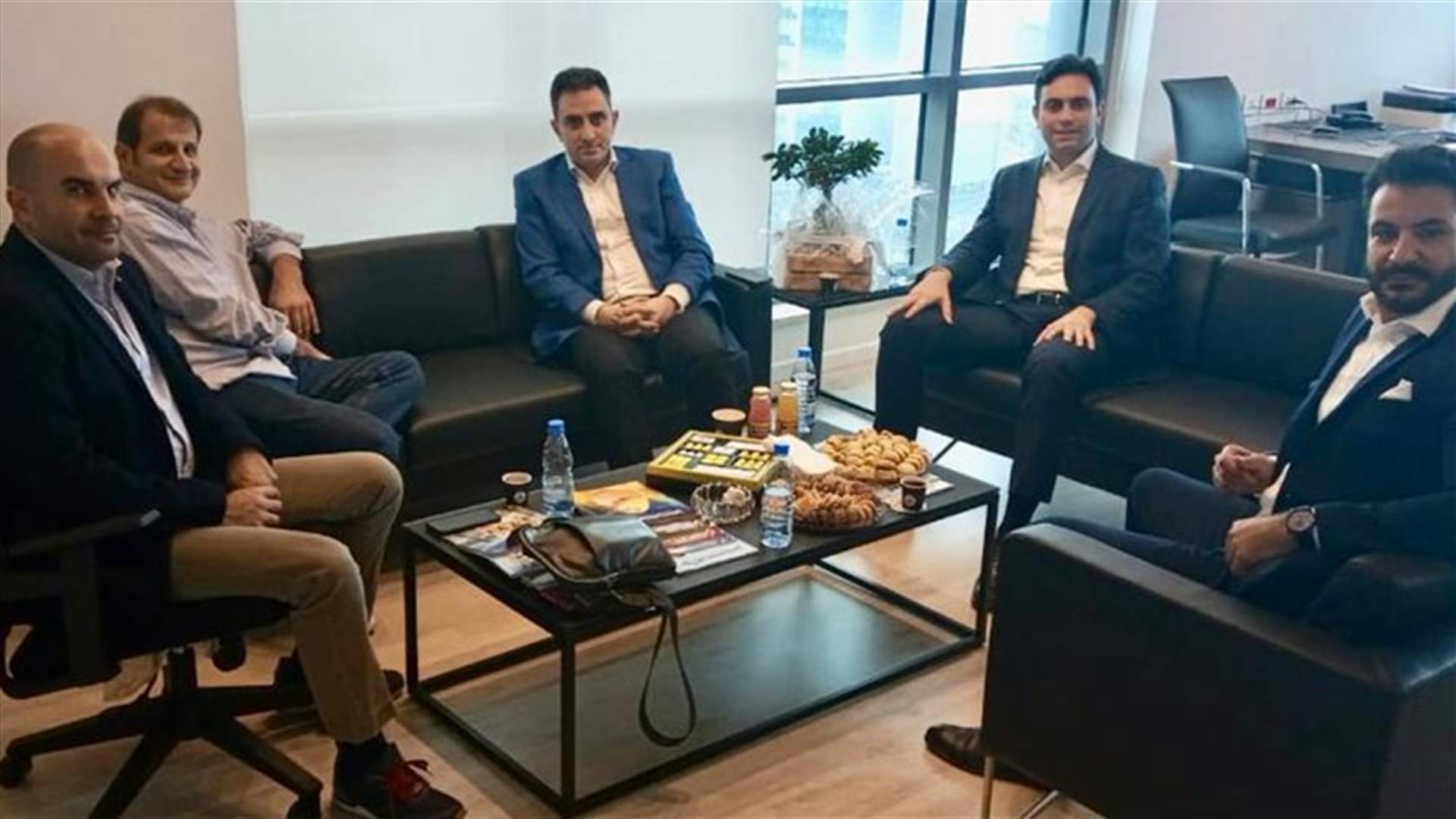 لقاء تشاوري لتفعيل الإقتصاد وحماية القطاعات المنتجة