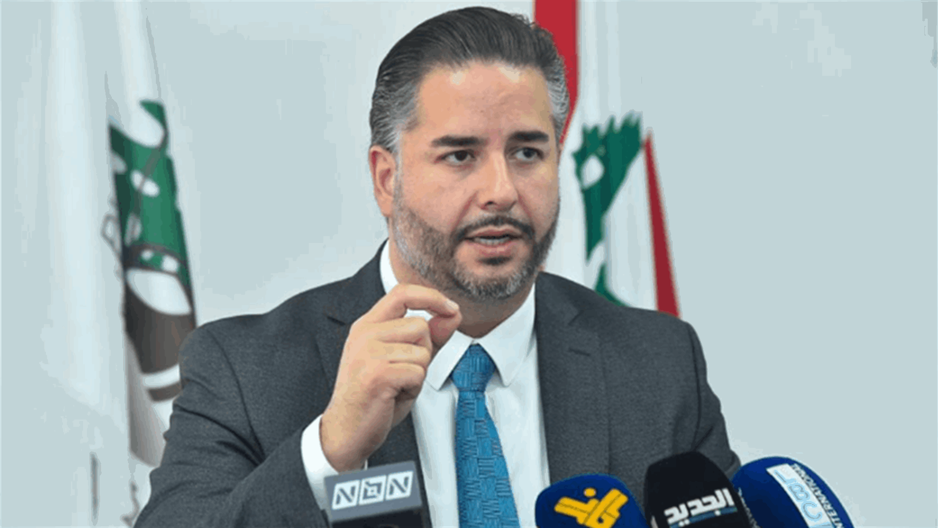سلام نفى ما يشاع عن أزمة قمح وطحين قريبًا ونوه بنجاح اللجنة الأمنية في إنقاذ رغيف الخبز