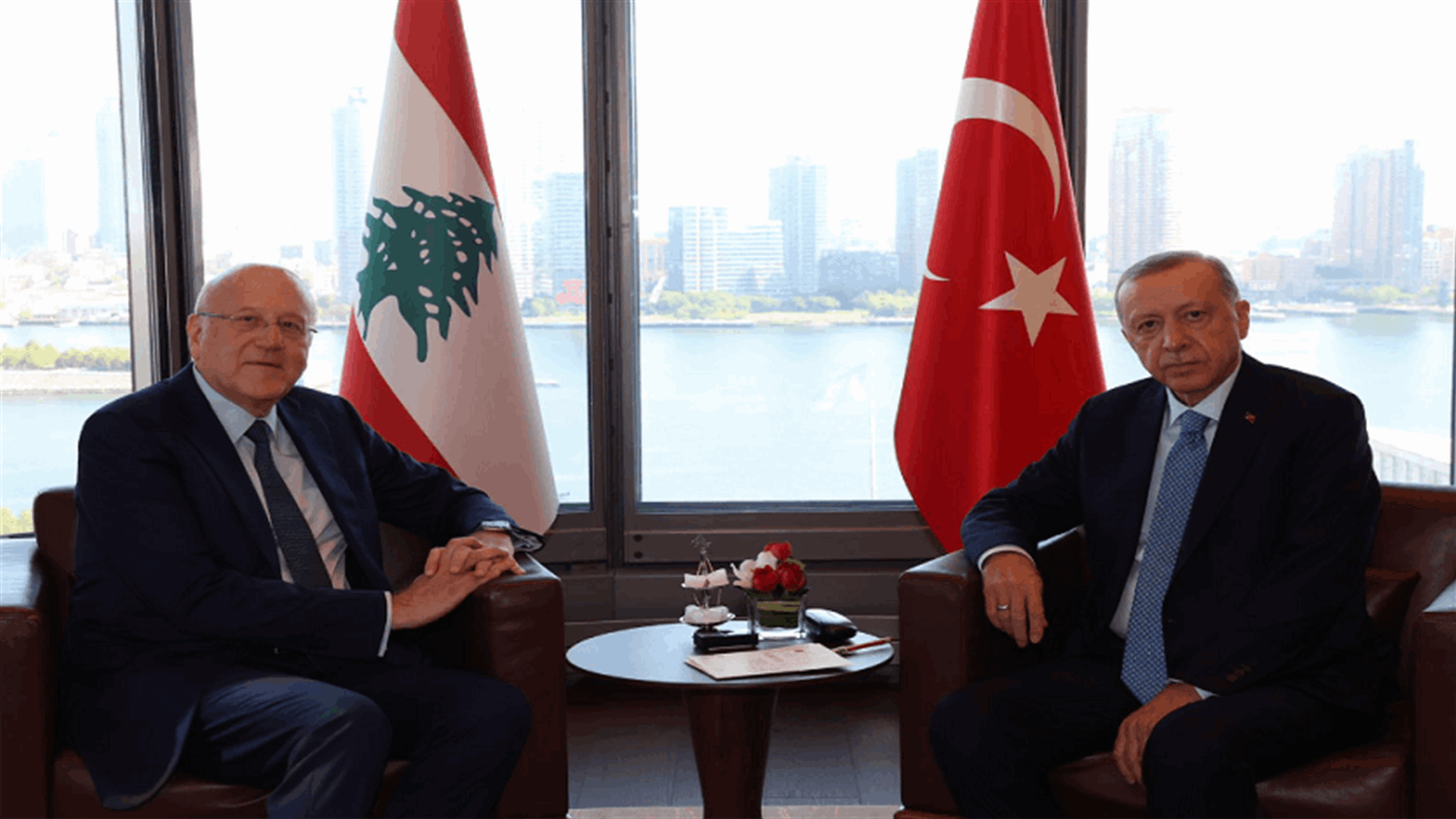 اردوغان يؤكد لميقاتي وقوف تركيا الى جانب لبنان