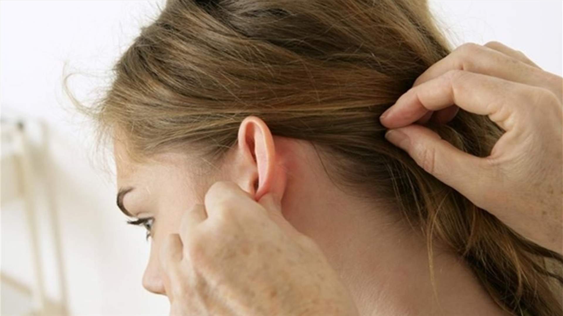 ما هي أسباب الألم خلف الأذن؟