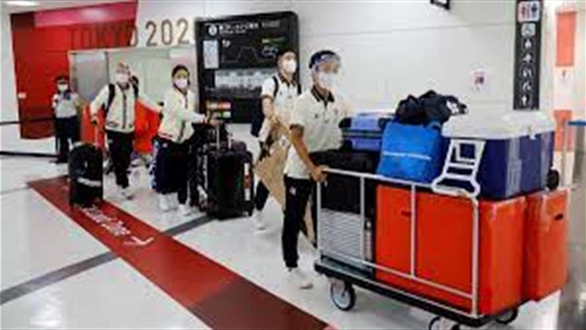 هونغ كونغ تلغي الحجر الصحي للمسافرين القادمين من الخارج مع الإبقاء على قواعد الوباء المشددة
