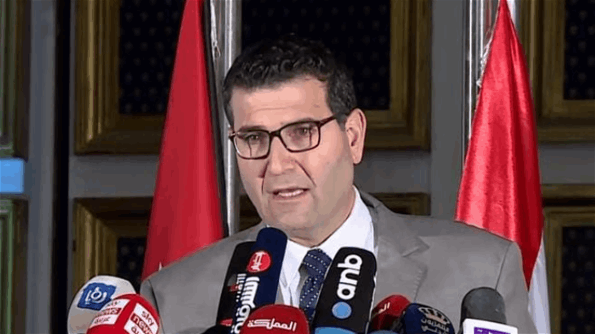وزير الزراعة من عمان: بتنا في نهاية الأزمة وسنخرج قريبا أقوياء كما في كل مرة