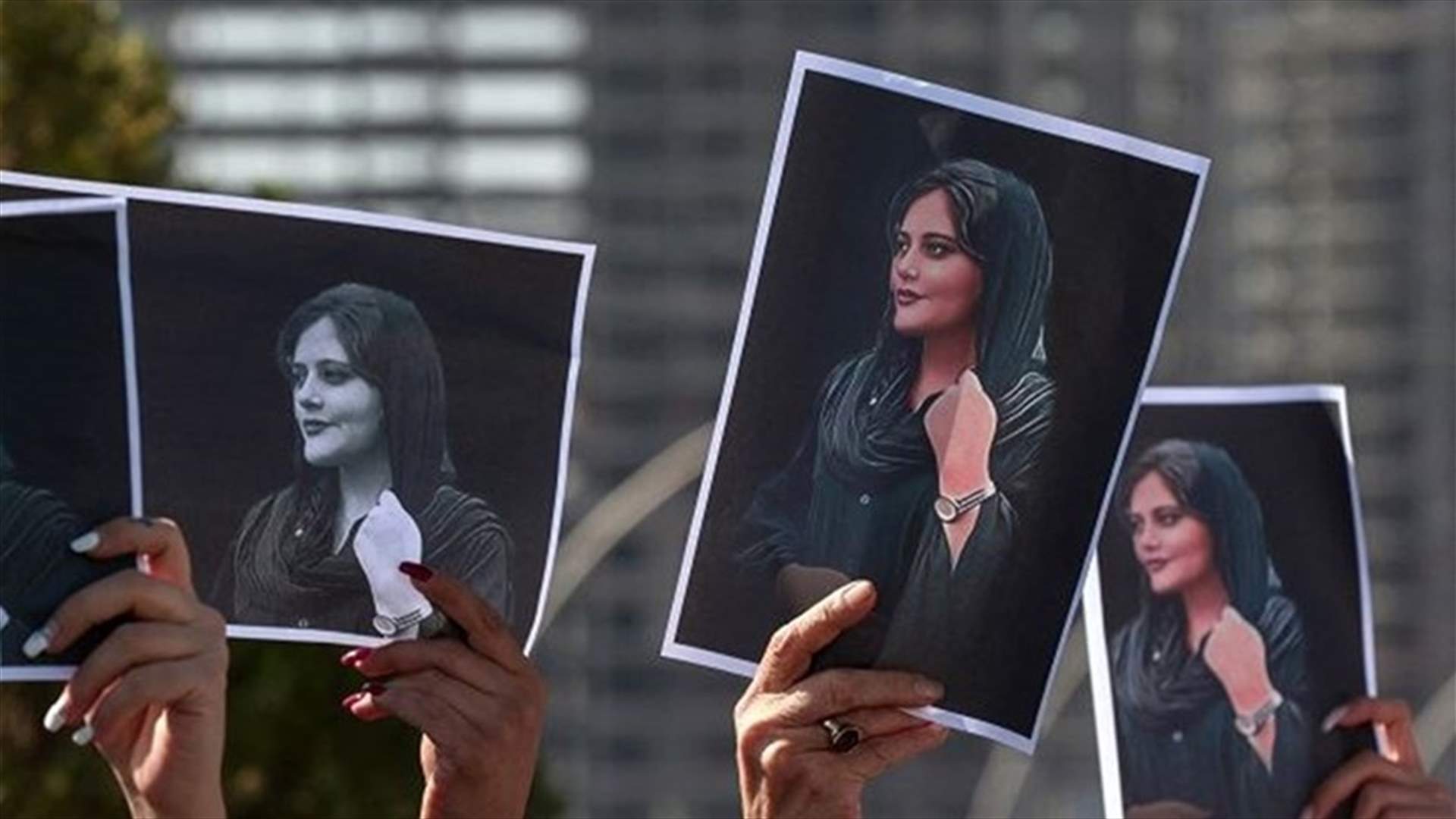 إصابة خمسة شرطيين واعتقال 12 شخصا خلال احتجاج خارج سفارة إيران بلندن