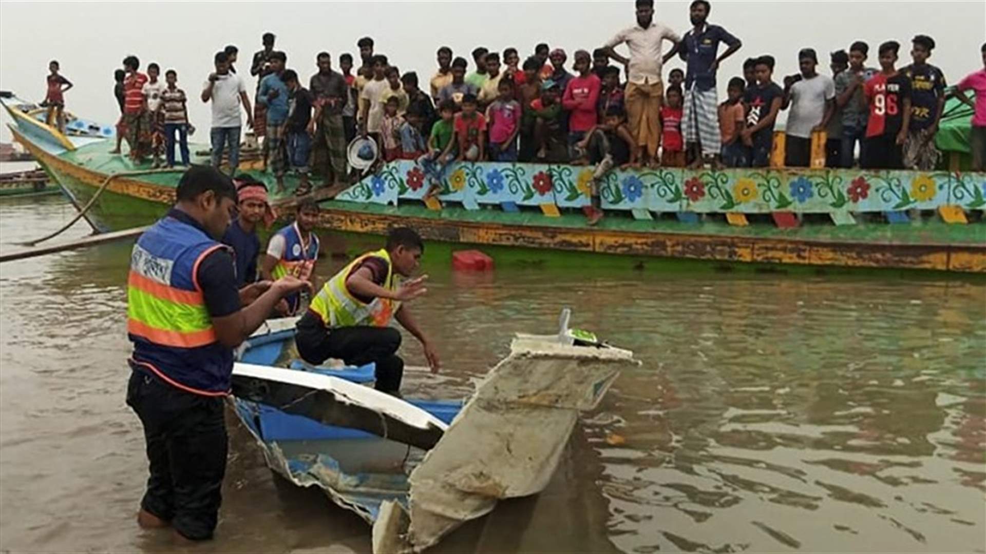 إرتفاع حصيلة غرق مركب في بنغلادش إلى 32 قتيلًا