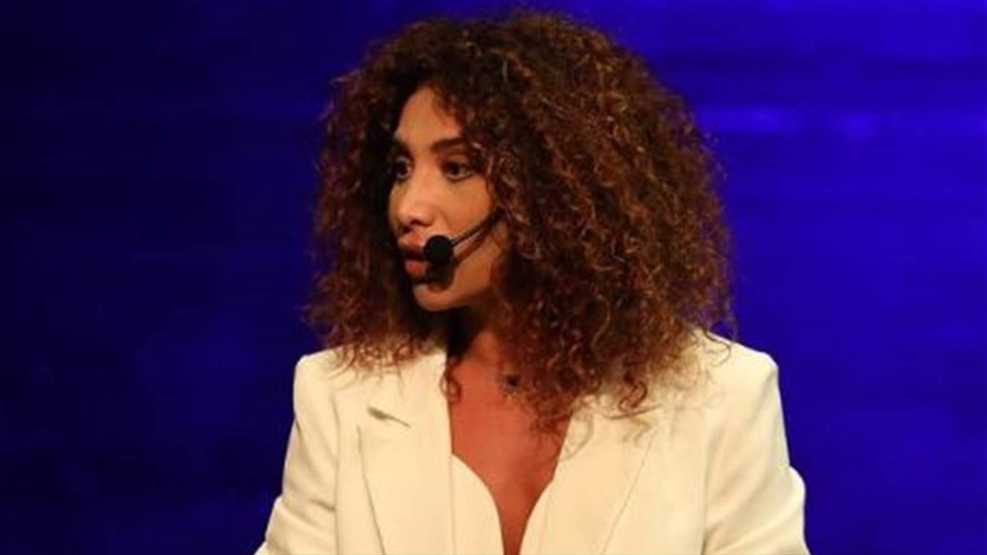 أمل طالب: "قلت نعم".. فهل تدخل القفص الذهبي قريباً؟ (صور)