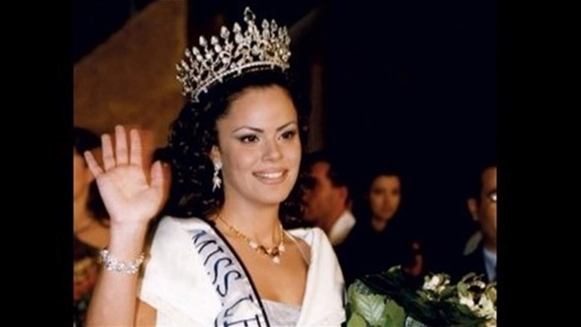 ملكة جمال لبنان السابقة نورما نعوم تفيض جمالاً بعد غيابٍ واحتجاب (فيديو)