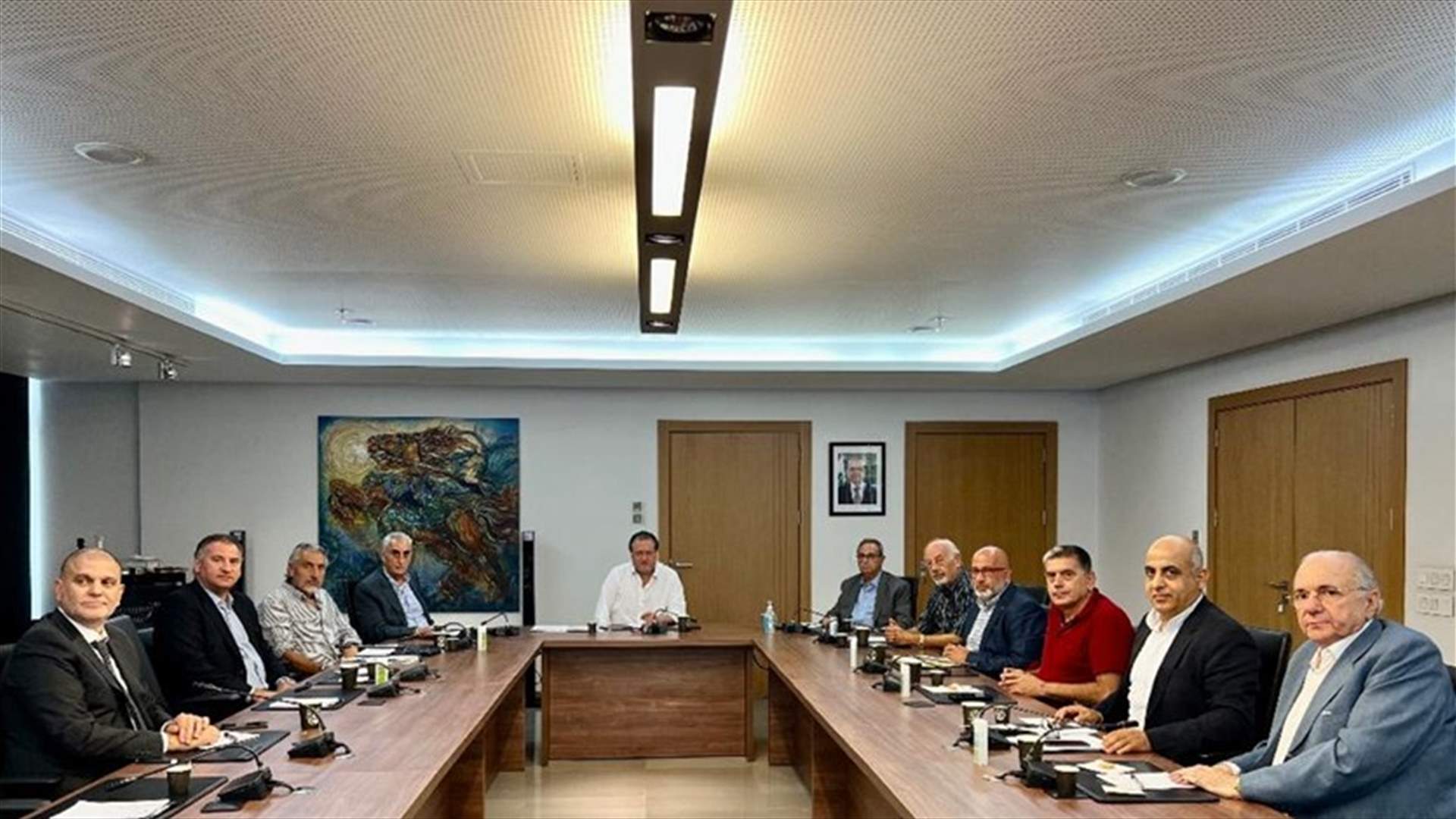 شقير يرأس إجتماعاً للقطاعات المتعاملة مع الجمارك لإقتراح حلول تعالج تردي أوضاع المركز الآلي الجمركي