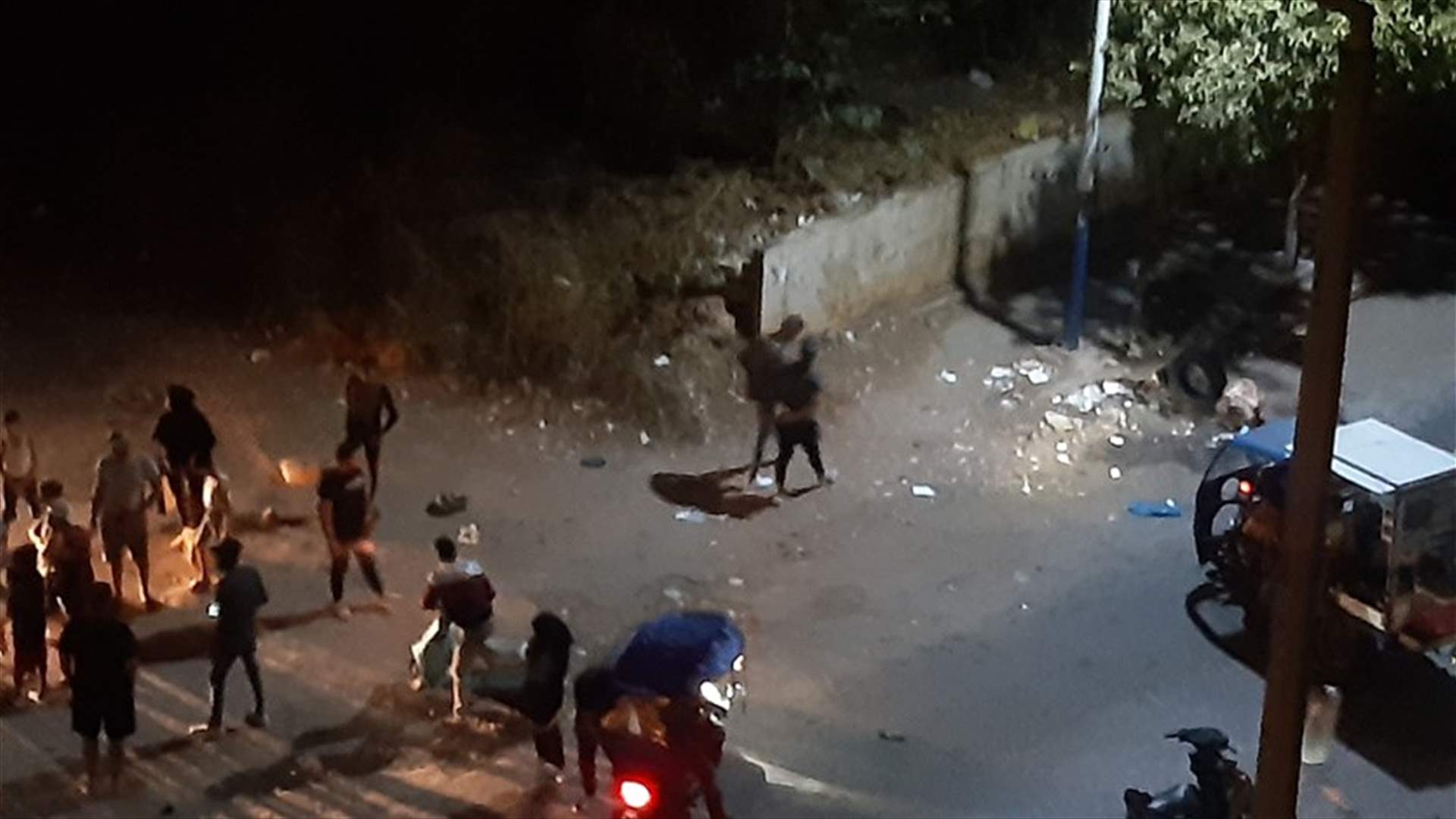 قطع طريق البقار من قبل اهل موقوف في مخفر ابي سمرا في طرابلس