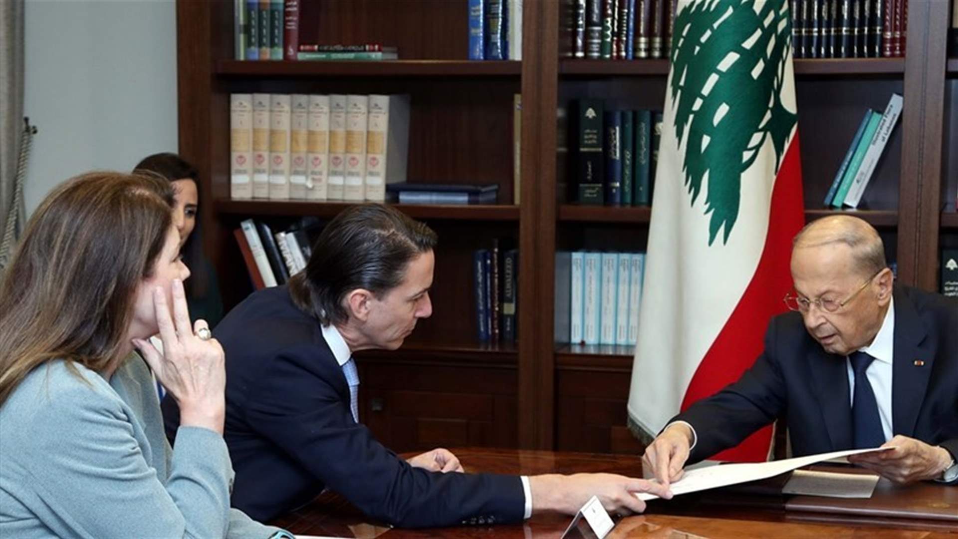 President Aoun receives phone call from Hochstein