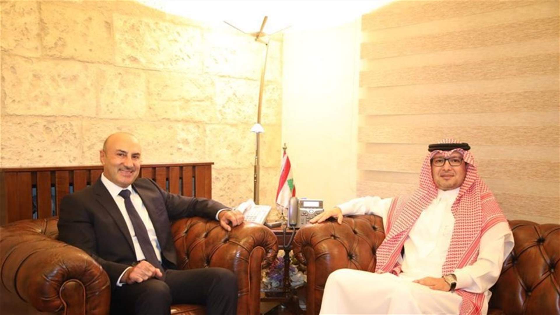 بخاري يزور اللواء صليبا