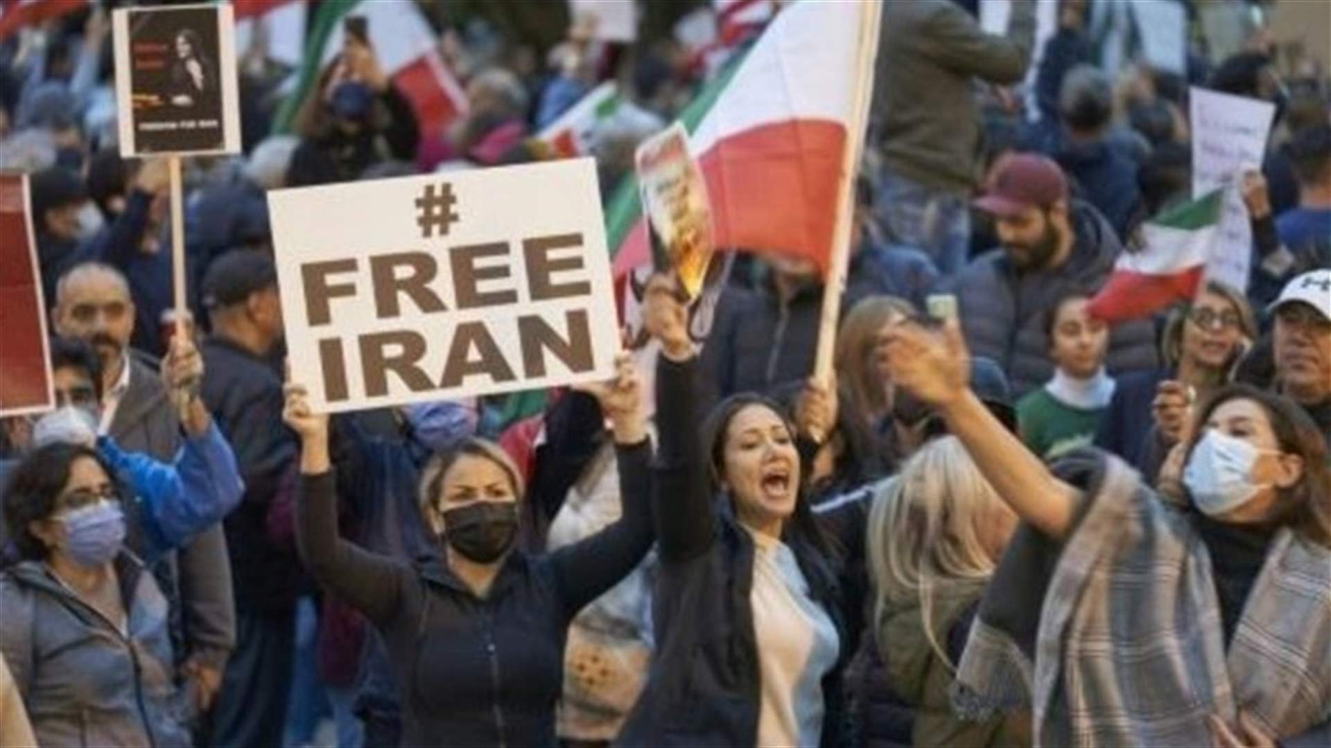 ماكرون: نقف إلى جانب المتظاهرين في إيران