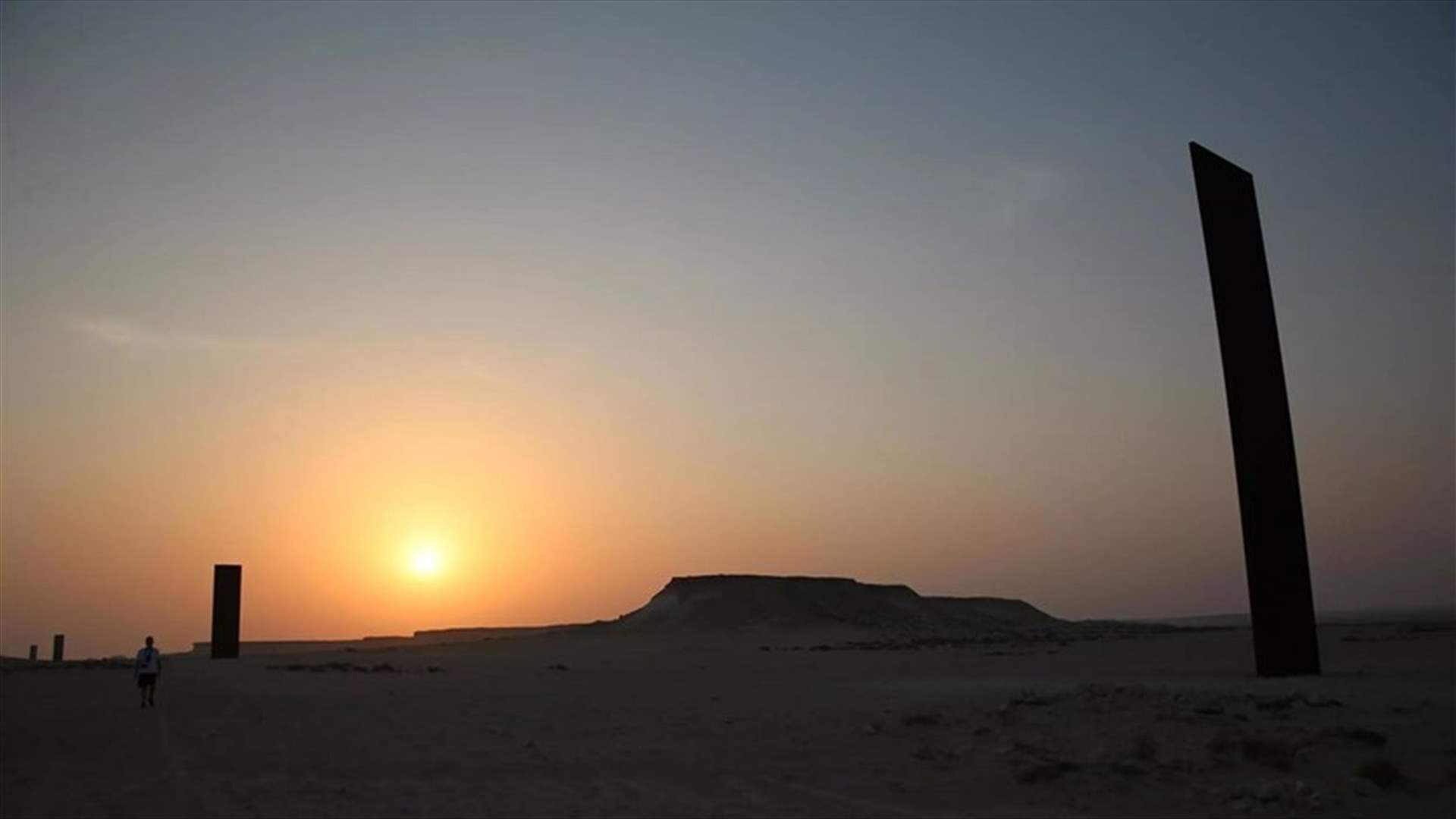 في قلب صحراء قطر... منحوتة تستقطب رواد الفن والمغامرة