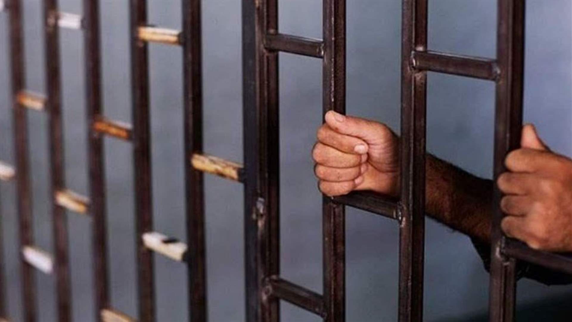 بيلاروس تحكم على معارضين بالسجن لفترات تصل إلى 25 عاما بتهمة الإرهاب