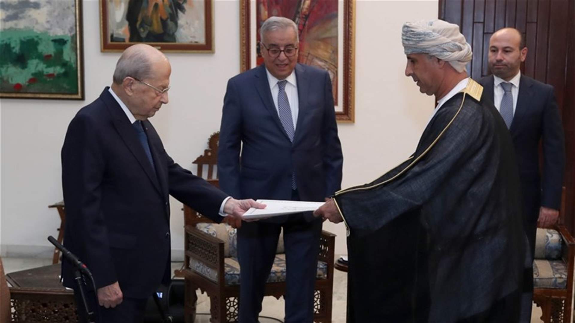 رئيس الجمهورية تسلم أوراق اعتماد سفيري الفاتيكان وسلطنة عمان واستقبل رئيس مجلس الاوسمة والاعضاء
