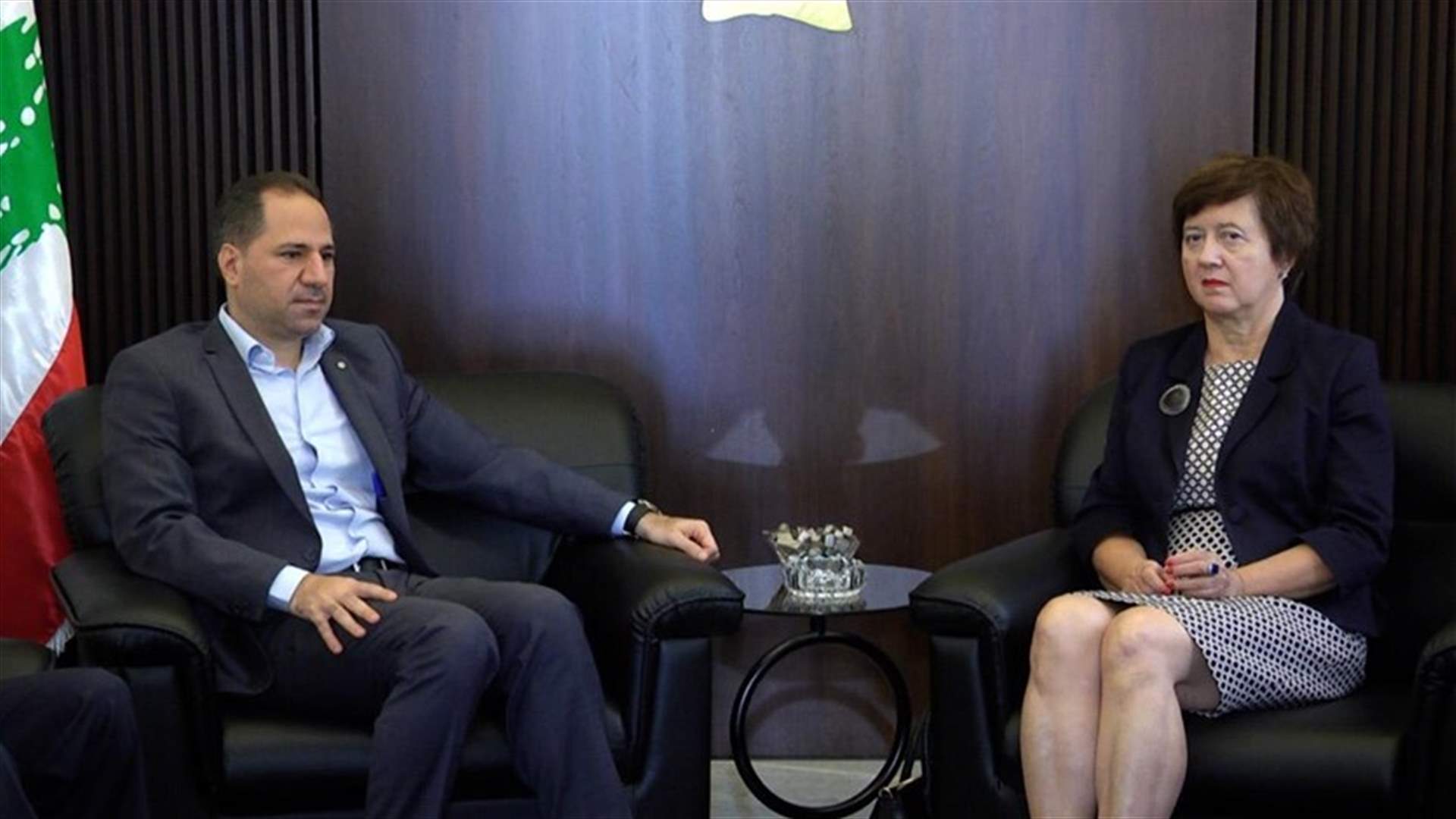 رئيس الكتائب يلتقي فرونيتسكا: لانتخاب رئيس جريء يشرع فورًا في حل الملفات الشائكة