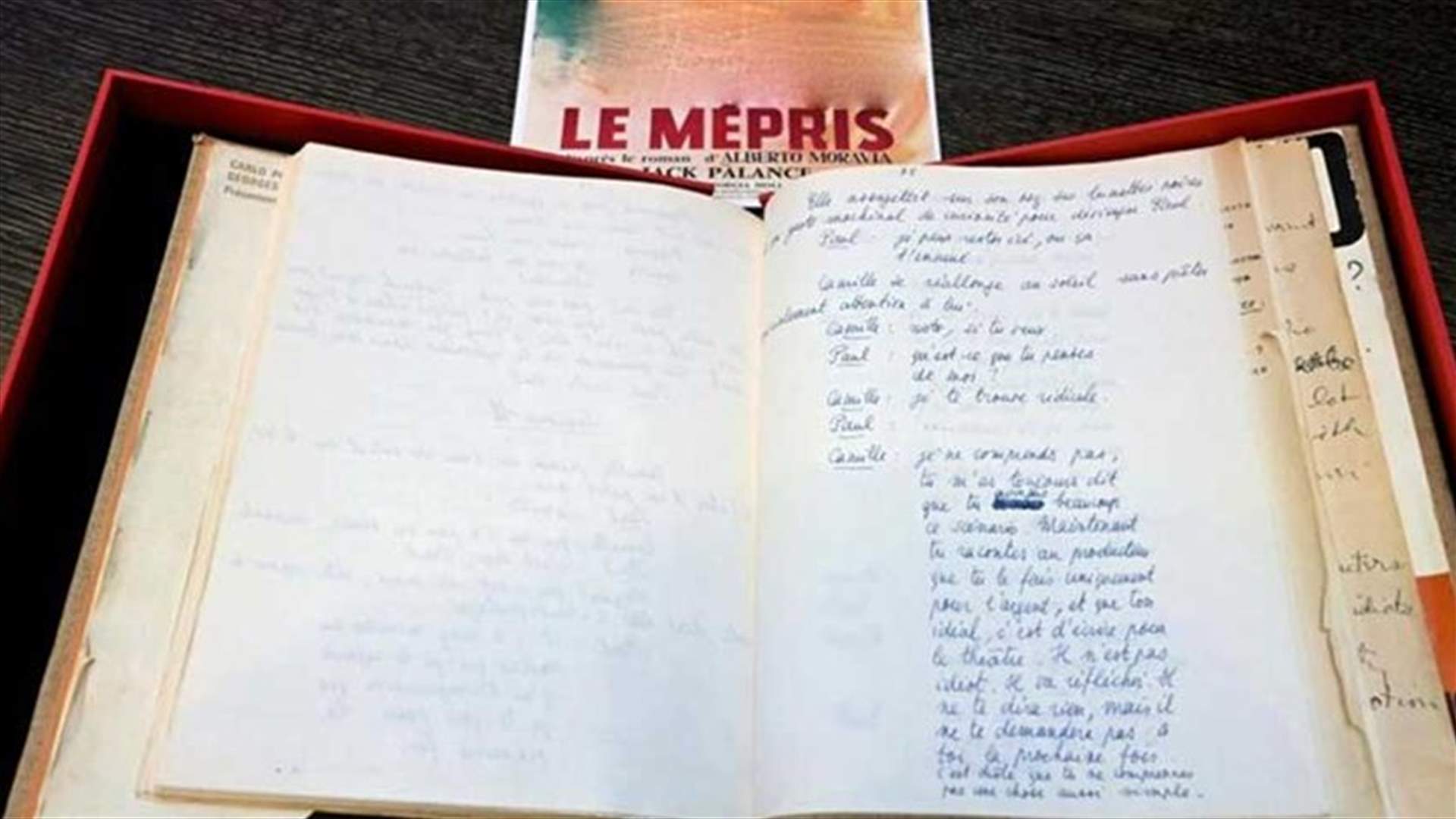 مخطوطة مكتوبة بخط اليد لسيناريو فيلم "كونتمبت" تُباع بأكثر من 300 ألف يورو