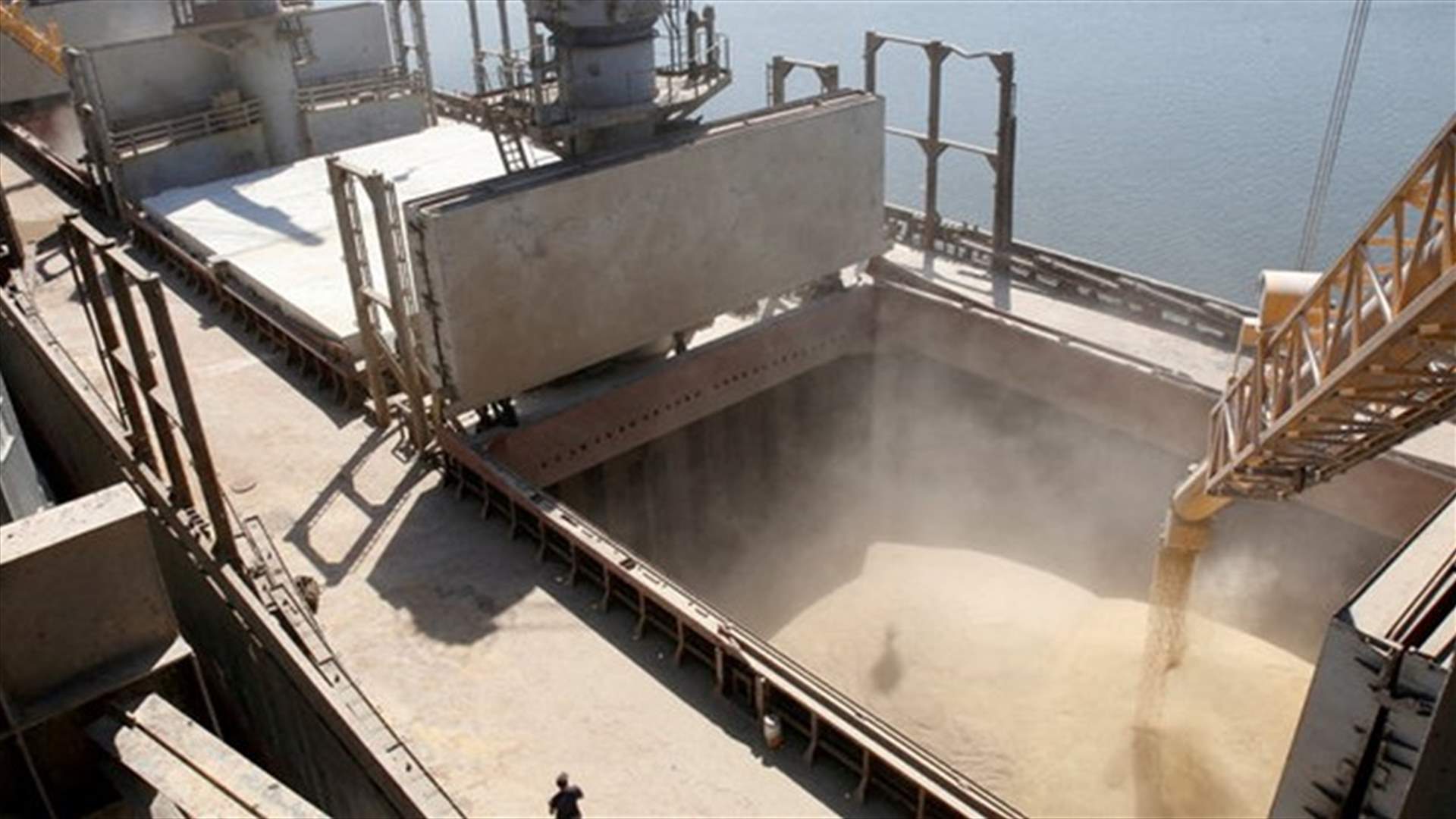 أوكرانيا تتهم روسيا بتعمد تأخير 165 سفينة شحن للحبوب