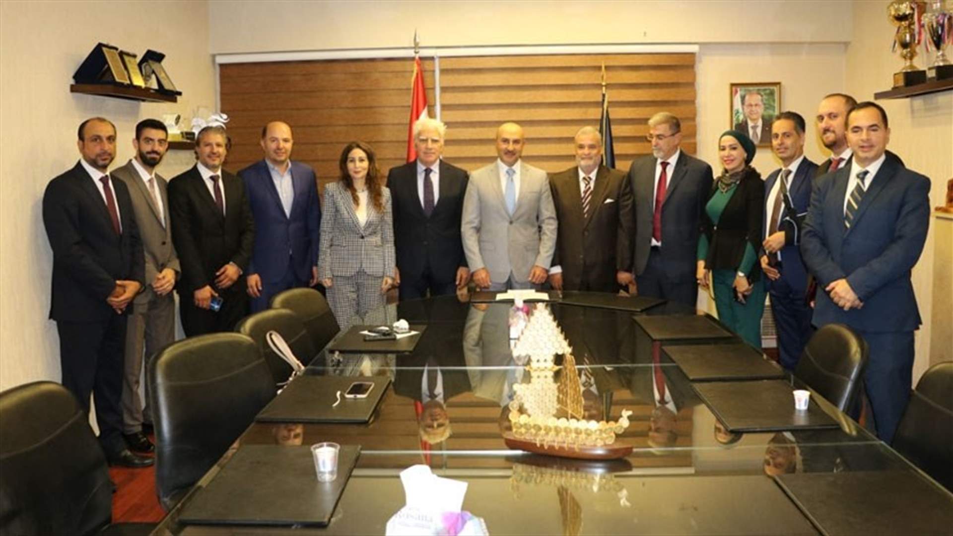 دعوة لمؤتمر المسار القانونيّ العلميّ لمشروع اللامركزيّة من وفد من نقابة المحامين إلى اللواء صليبا