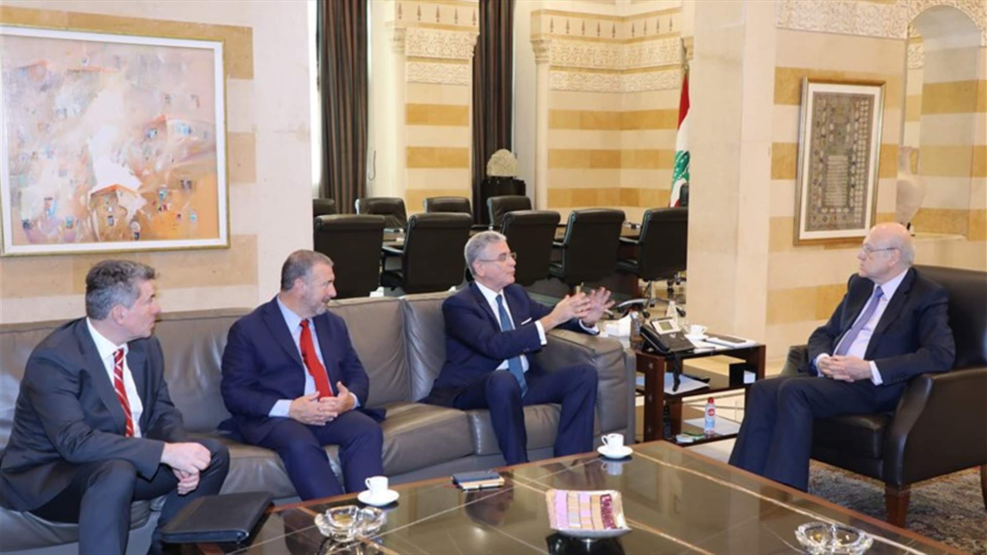 وفد من البنك الدولي يزور ميقاتي: ندعم الشعب اللبناني في السراء والضراء ومستعدون لتقديم بين ٣٠٠ و٥٠٠ ألف دولار أميركي