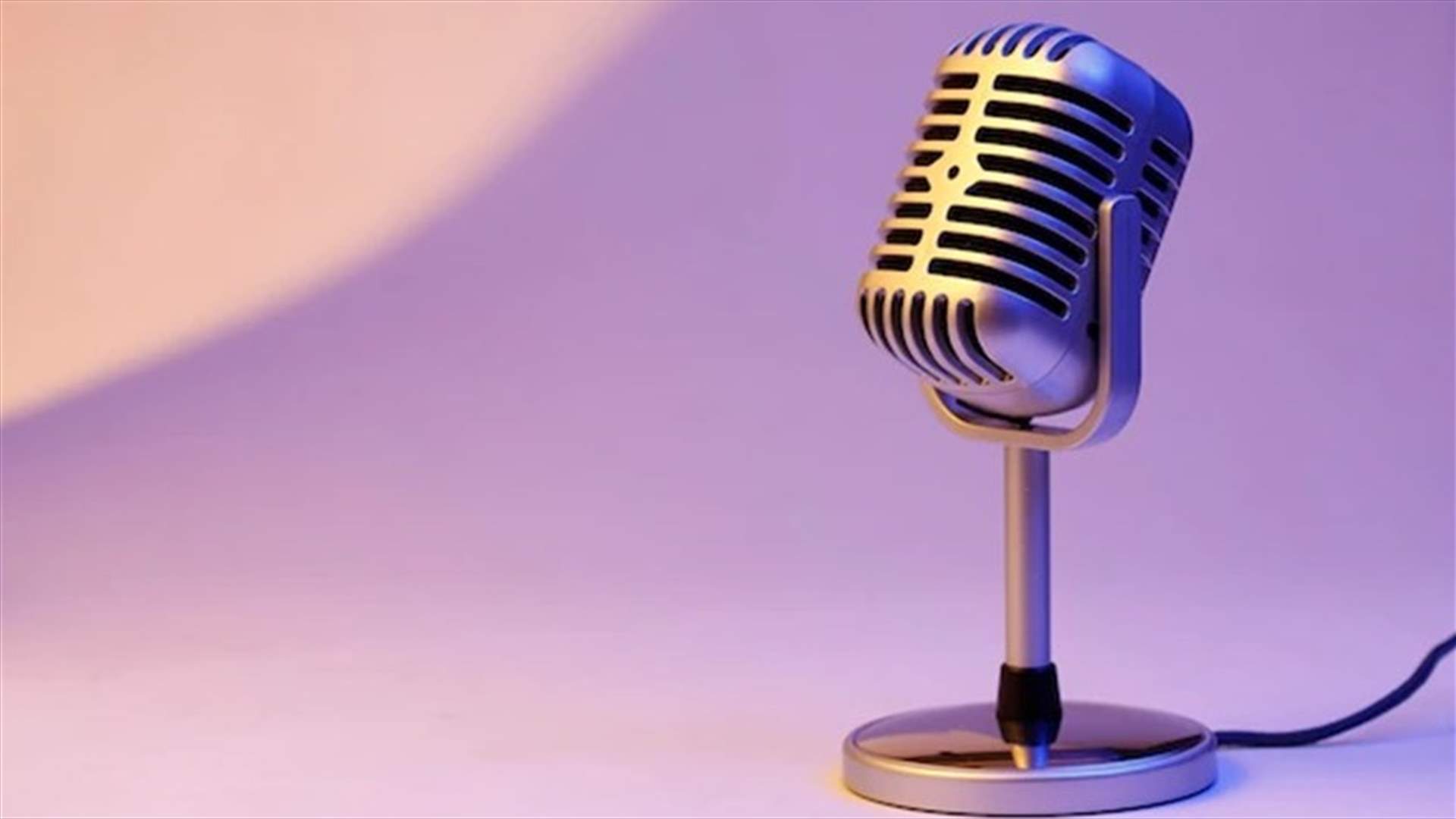 أثناء تقديم برنامجه... وفاة مذيع بريطاني مباشرةً على الهواء!