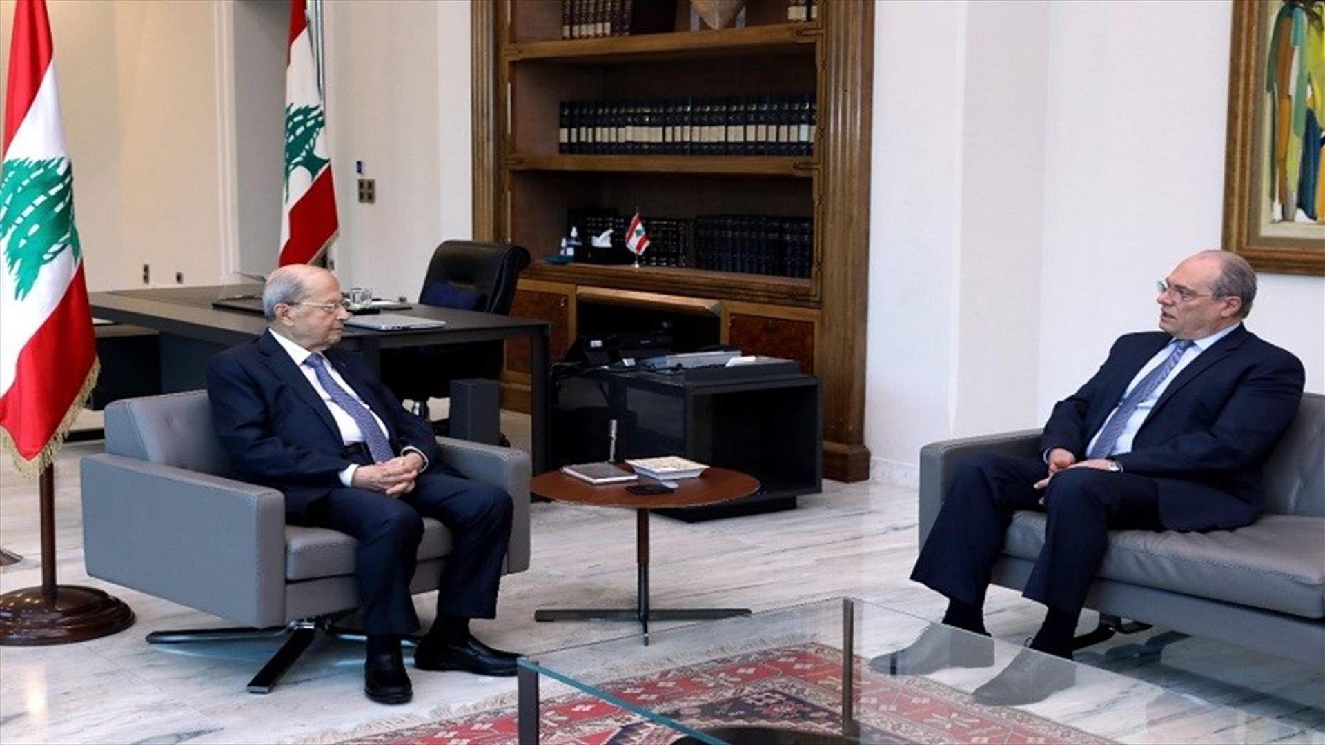 رئيس الجمهورية التقى الشامي ووقع 5 قوانين أبرزها القانون المتعلق بتعديل السرية المصرفية