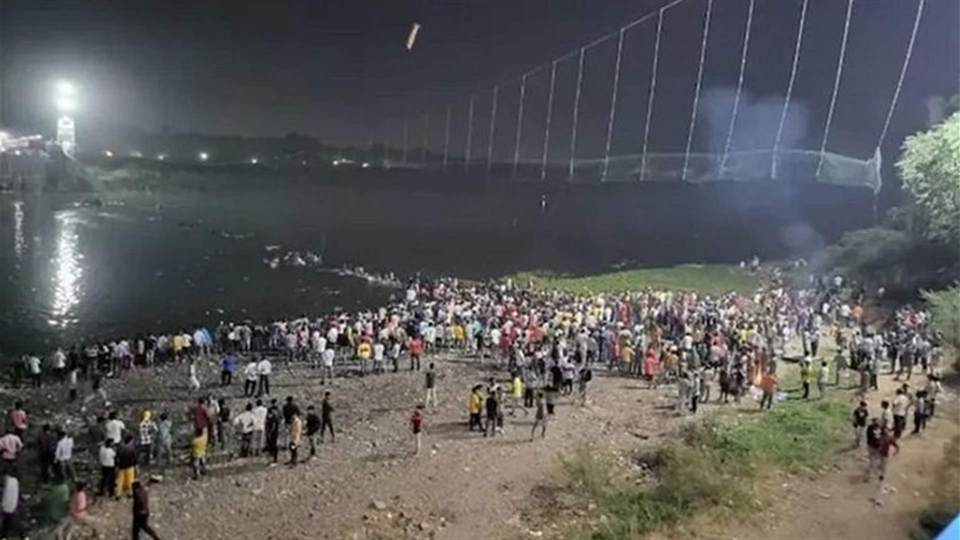 إليكم حصيلة ضحايا انهيار جسر للمشاة في الهند حتى الساعة...
