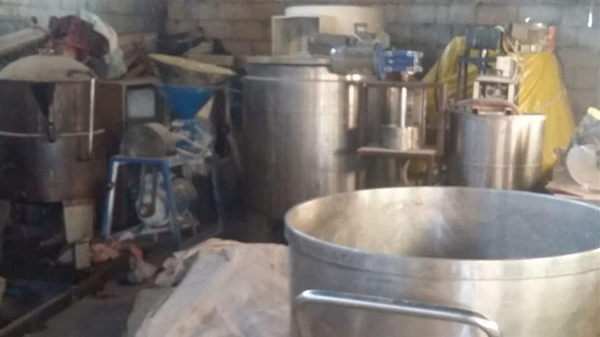 بالصور: الجيش يضبط معملاً لتصنيع المخدرات في بعلبك