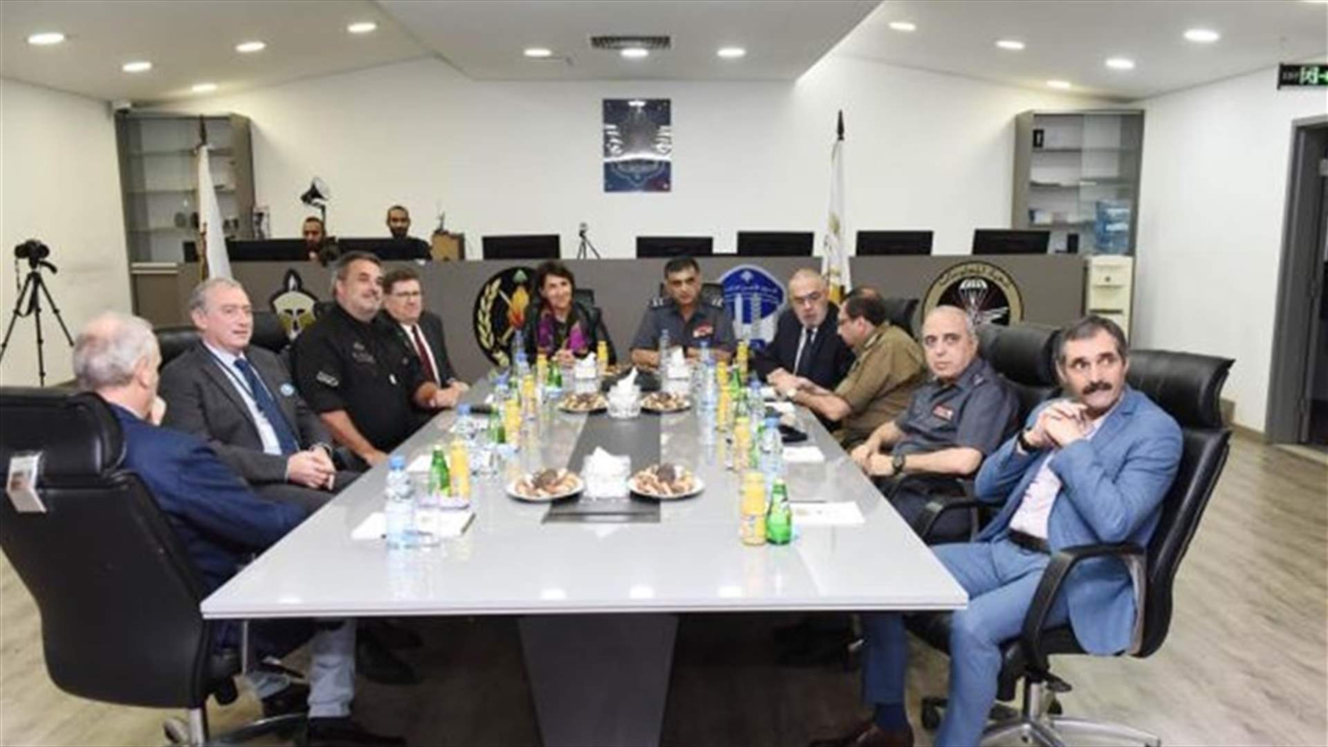 اللواء عثمان والسفيرة الفرنسية زارا فرع الحماية والتّدخّل في شعبة المعلومات