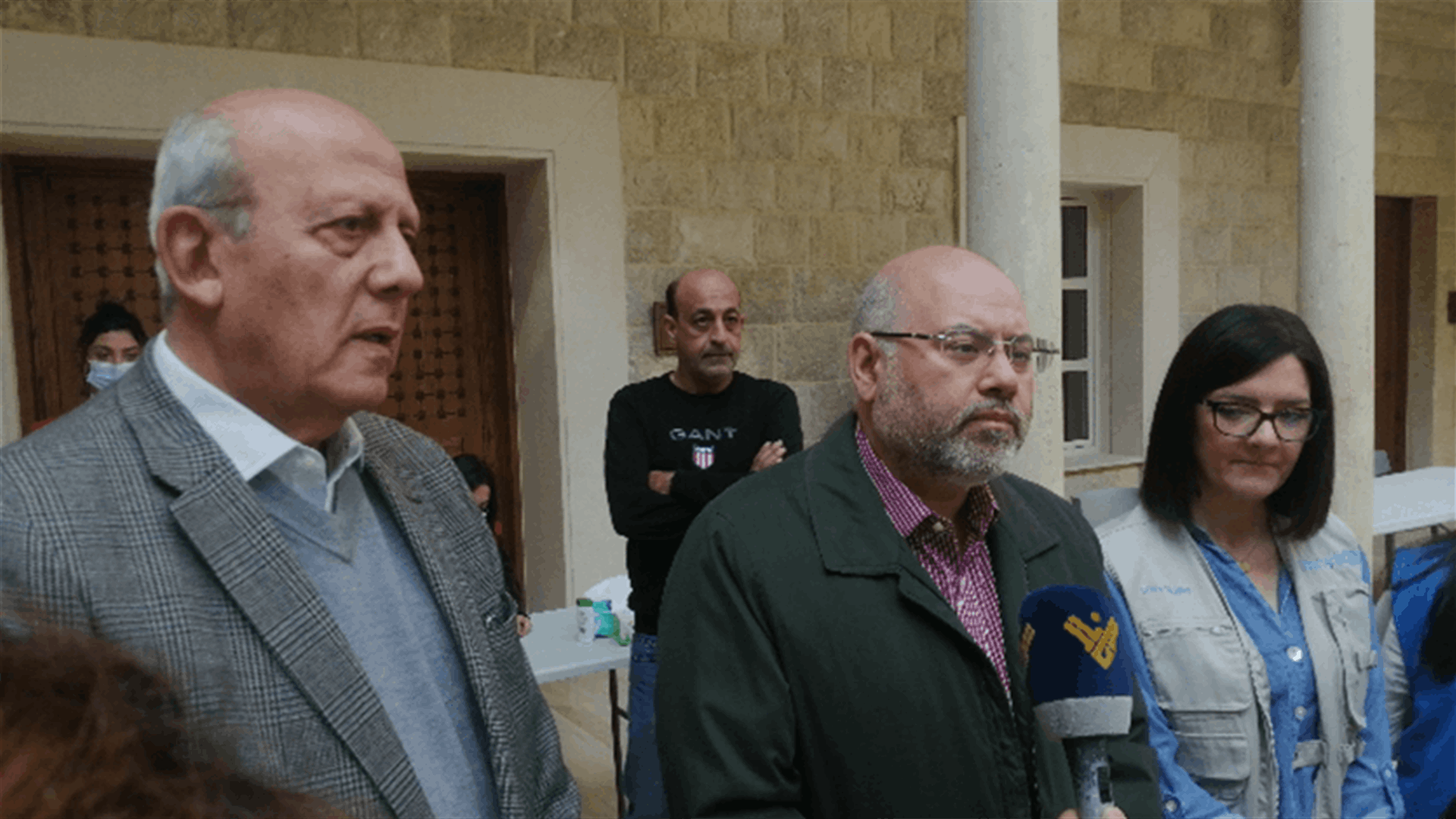 الأبيض ابدى ارتياحه للإقبال على اللقاح: نحتاج لجهود في تأمين المياه السليمة