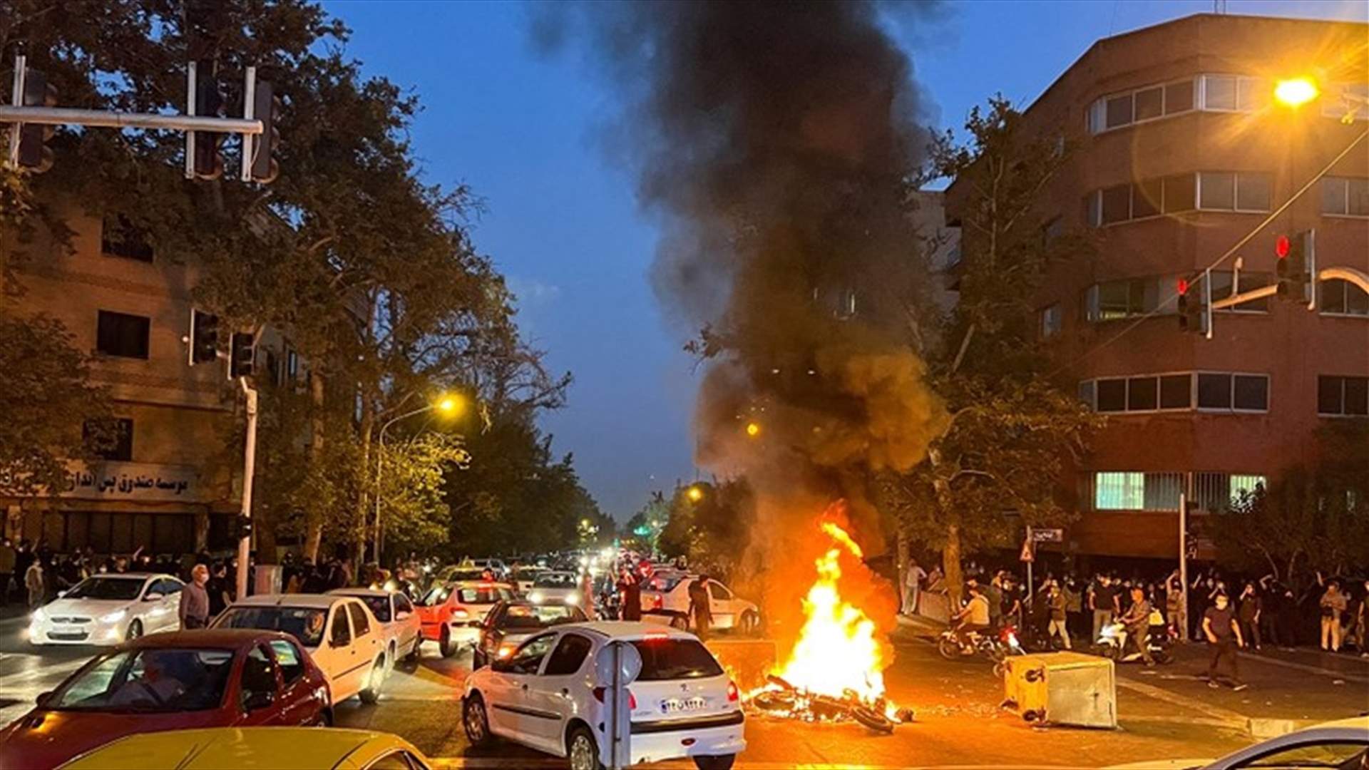 مقتل ثلاثة عناصر من قوات الأمن الإيرانية جراء &quot;أعمال شغب&quot;