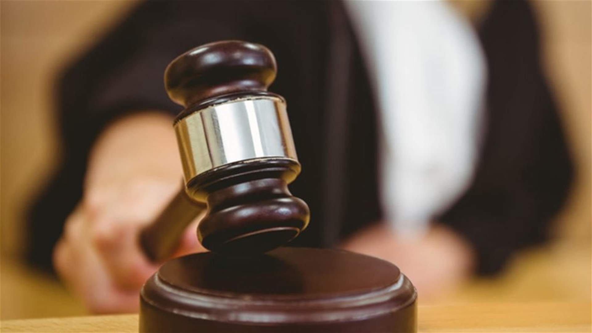 محاكمة بريطاني في فرنسا بتهمة الاعتداء الجنسي على مضيفة خلال رحلة جوية