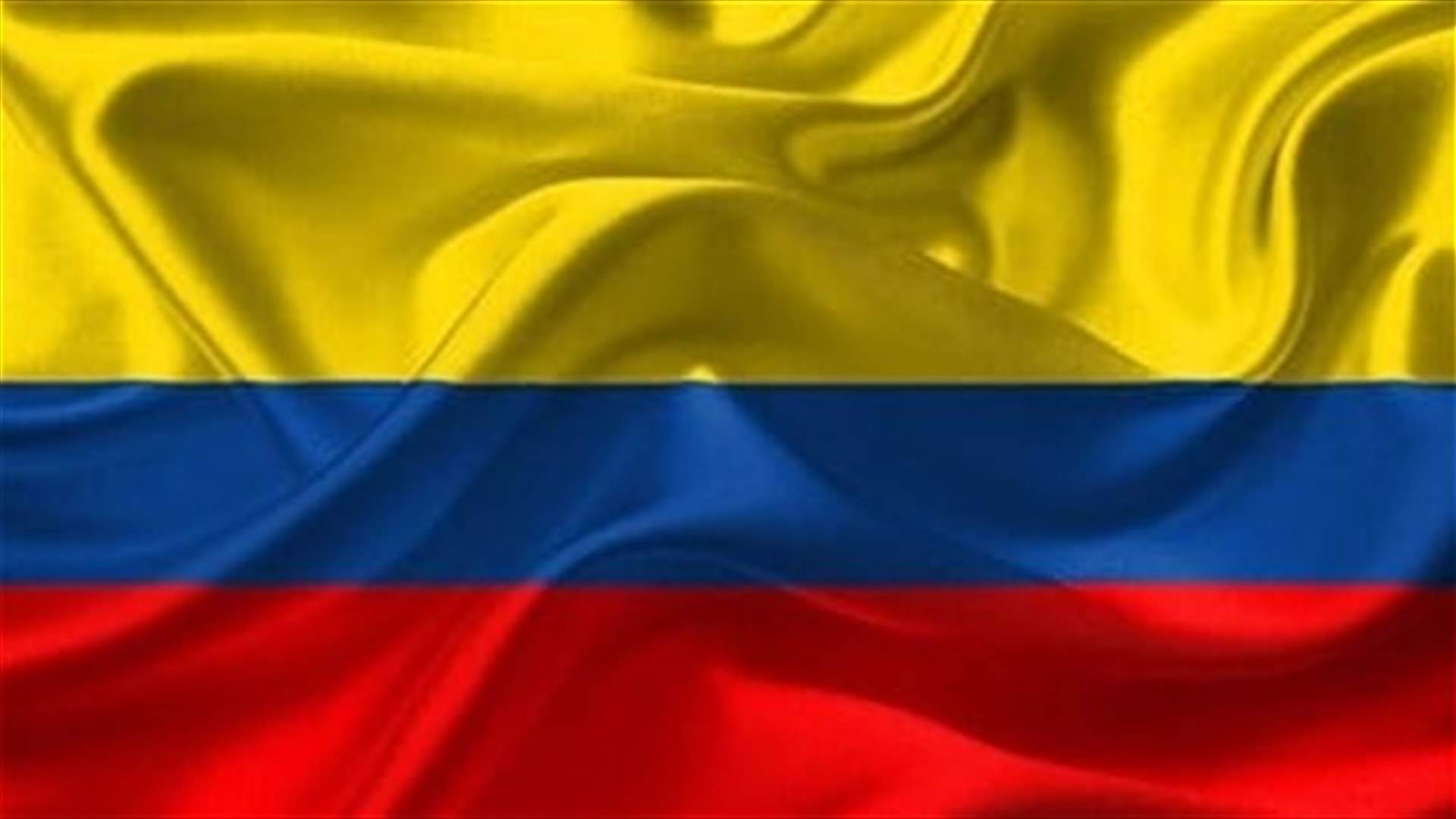 مصرع ثمانية أشخاص في تحطّم طائرة صغيرة فوق حي سكني في غرب كولومبيا