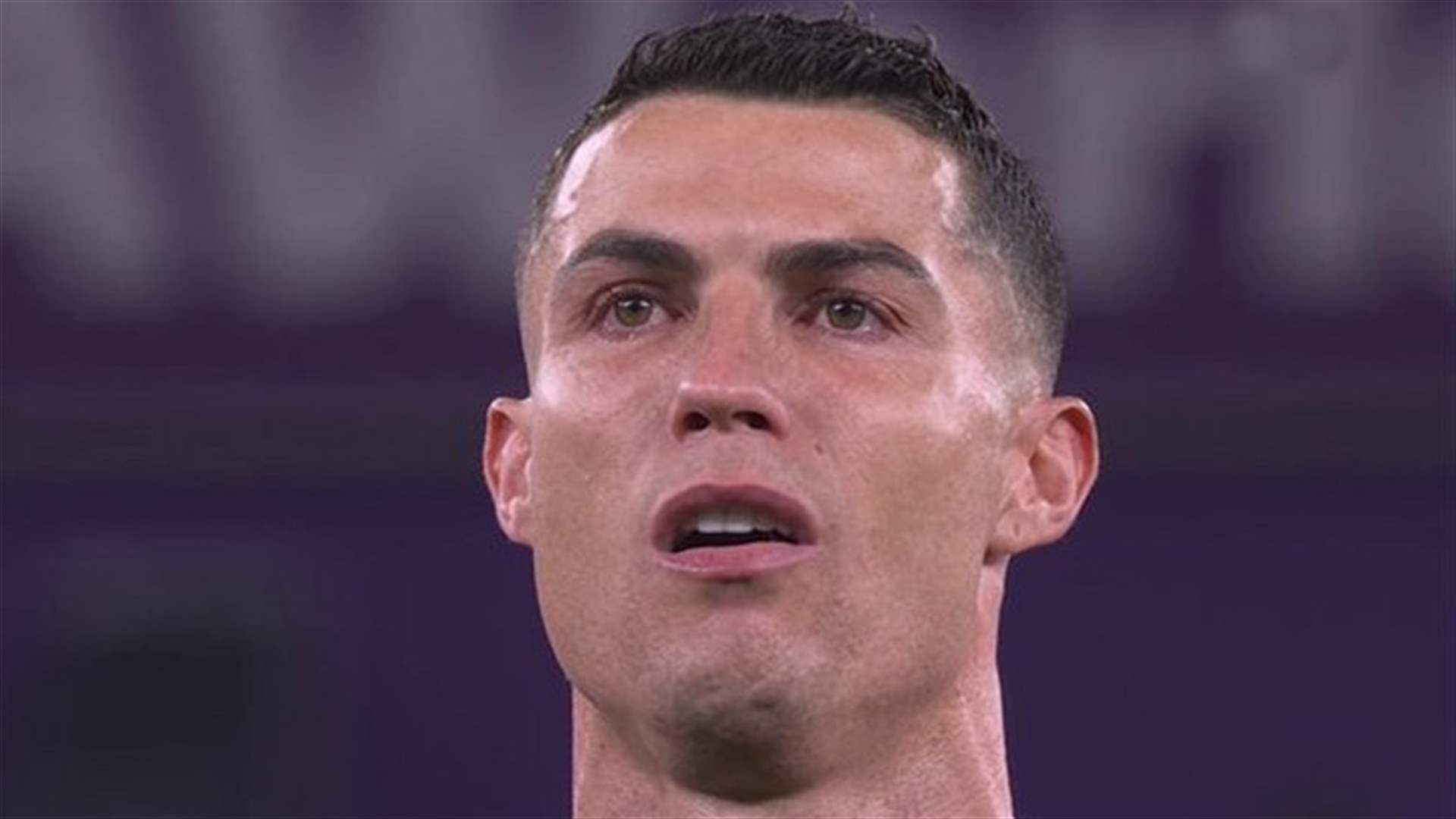 أثناء عزف نشيد بلاده... كريستيانو رونالدو يبكي قبل مباراة البرتغال وغانا (فيديو)