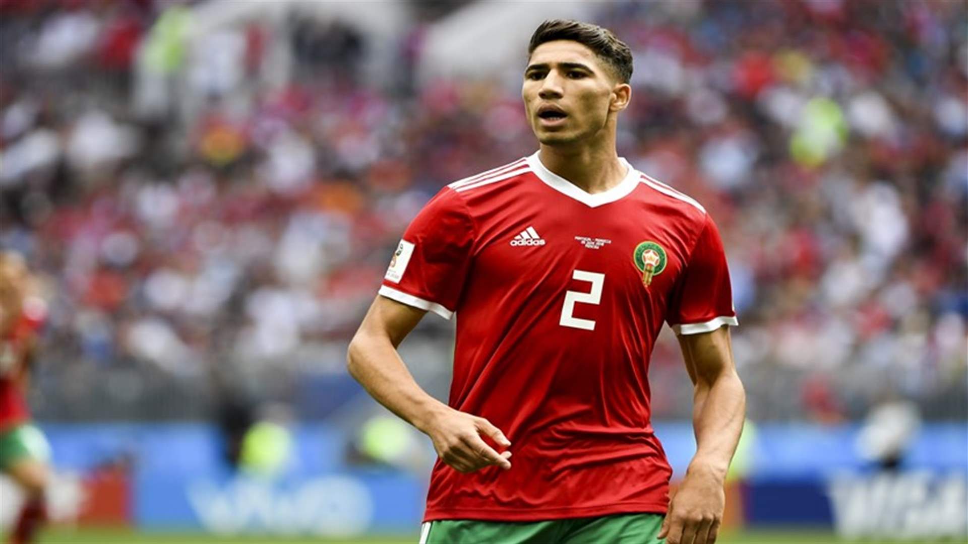 صورة من ملعب الثمامة أشعلت الانترنت... هذا ما فعلته والدة نجم منتخب المغرب أشرف حكيمي بعد الفوز على بلجيكا!