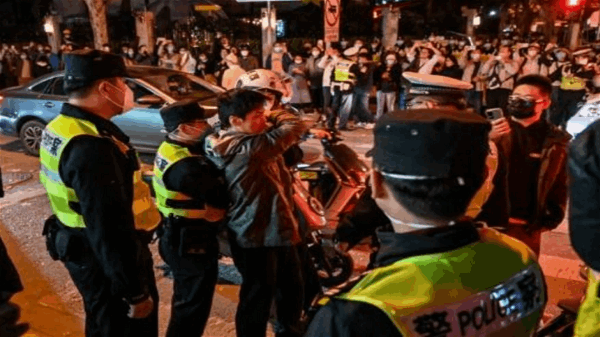 تظاهرة في شنغهاي احتجاجا على سياسة "صفر كوفيد"... وتوقيف شخصين