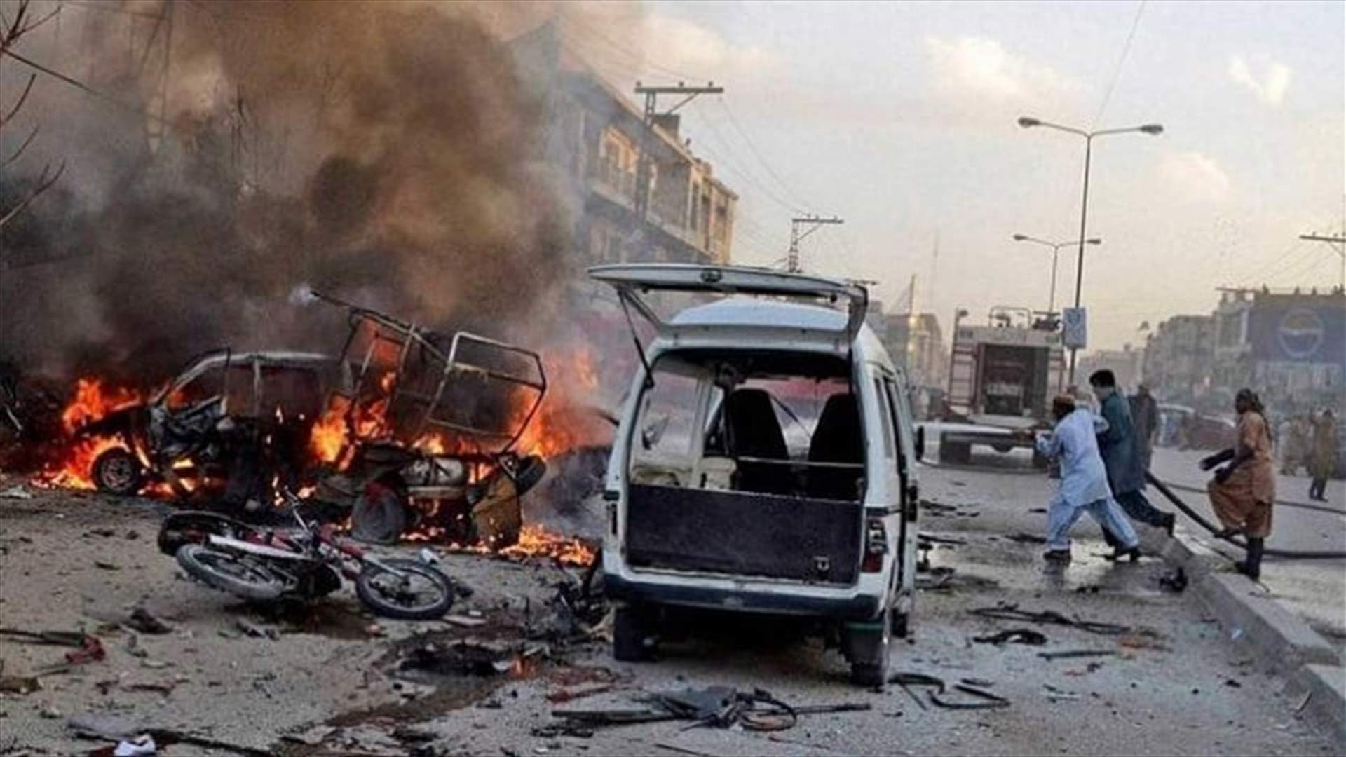 Suicide bomber attacks Pakistan police guarding polio vaccination team