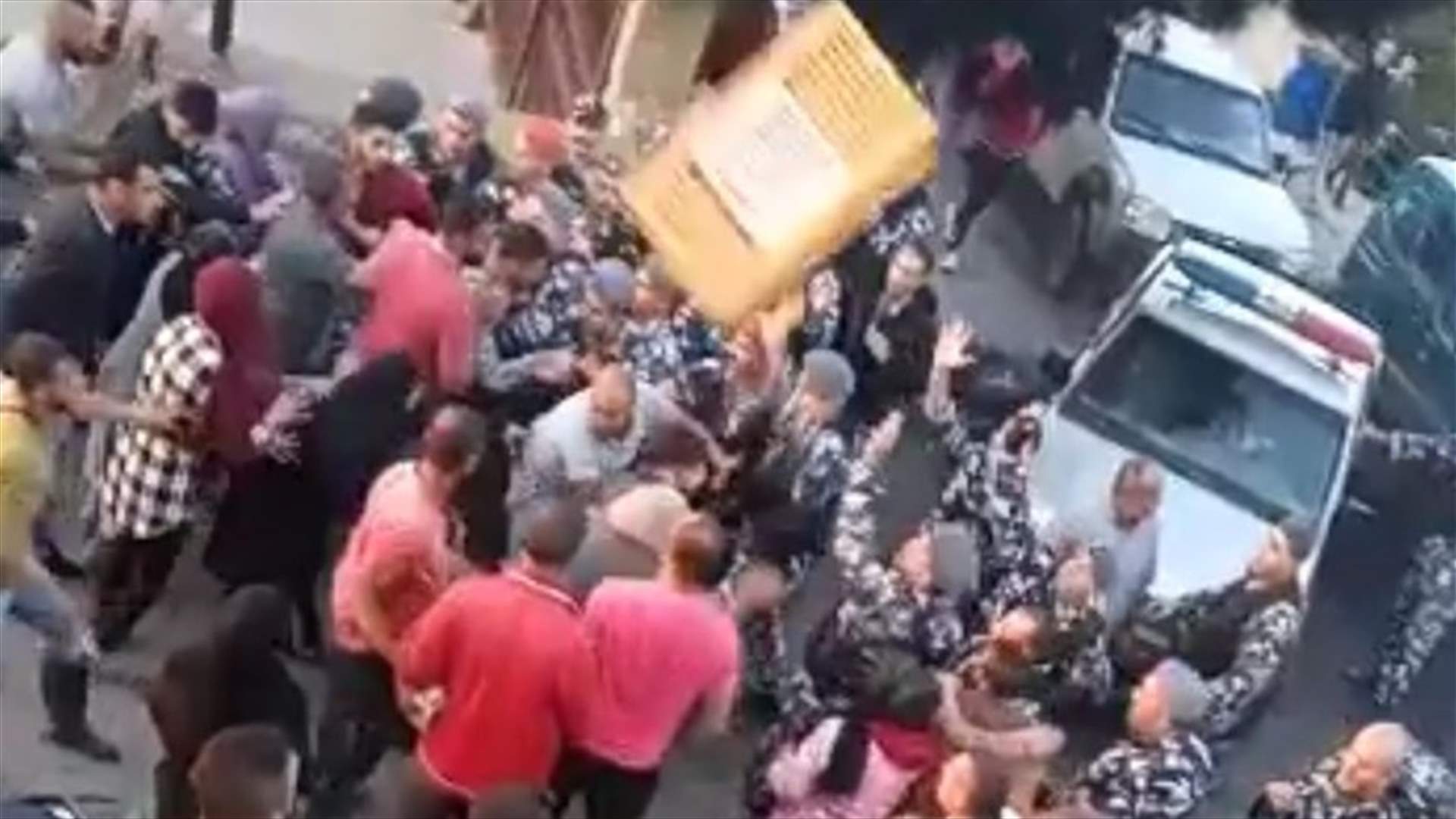 جريحان إثر اشكال بين قوى الأمن واهالي بلدة المنصوري قضاء صور.. اليكم التفاصيل (فيديوهات)