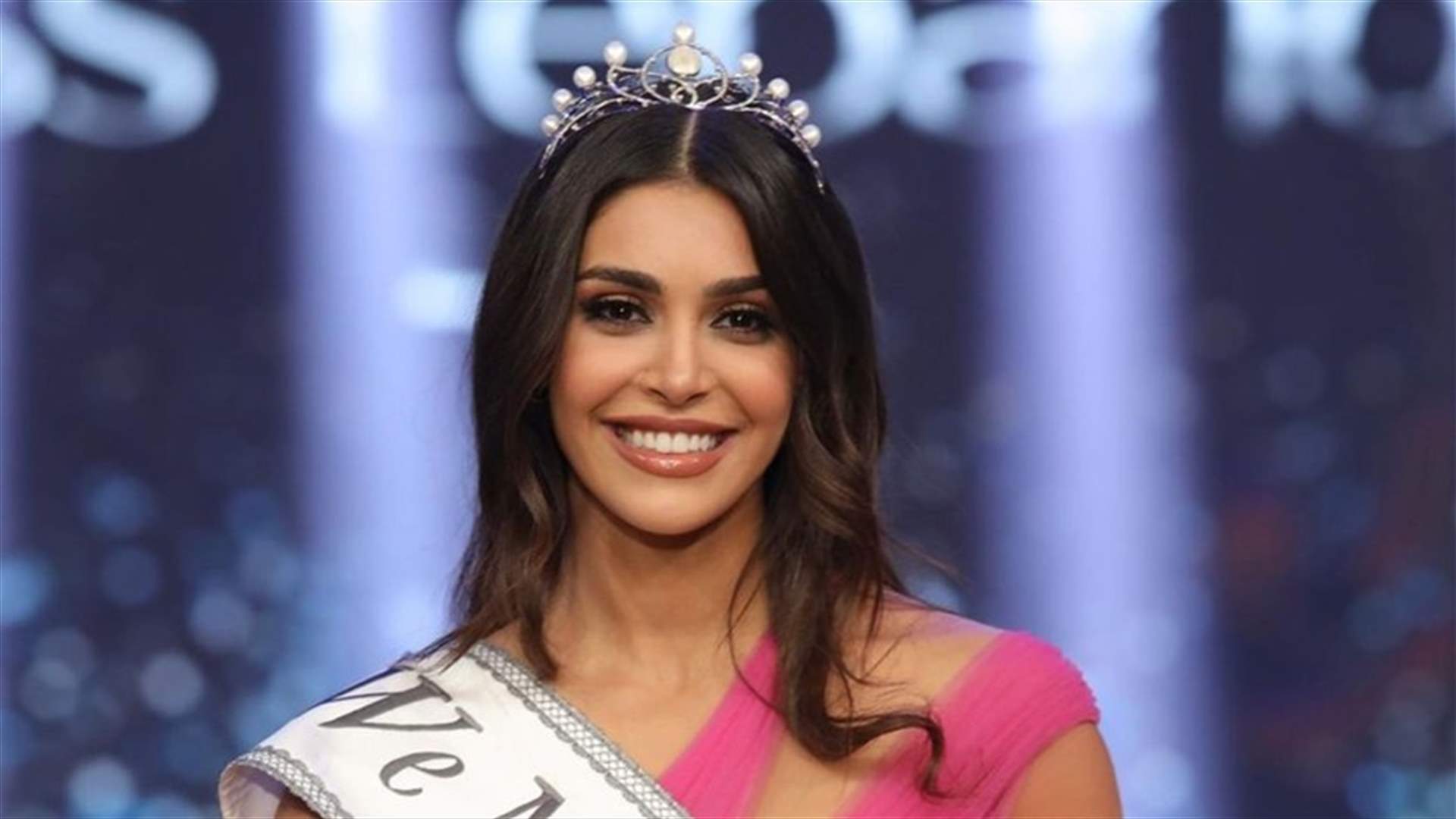 ملكة جمال لبنان ياسمينا زيتون في رسالة أمل بعد انفجار المرفأ ..."نحن لا ننكسر "