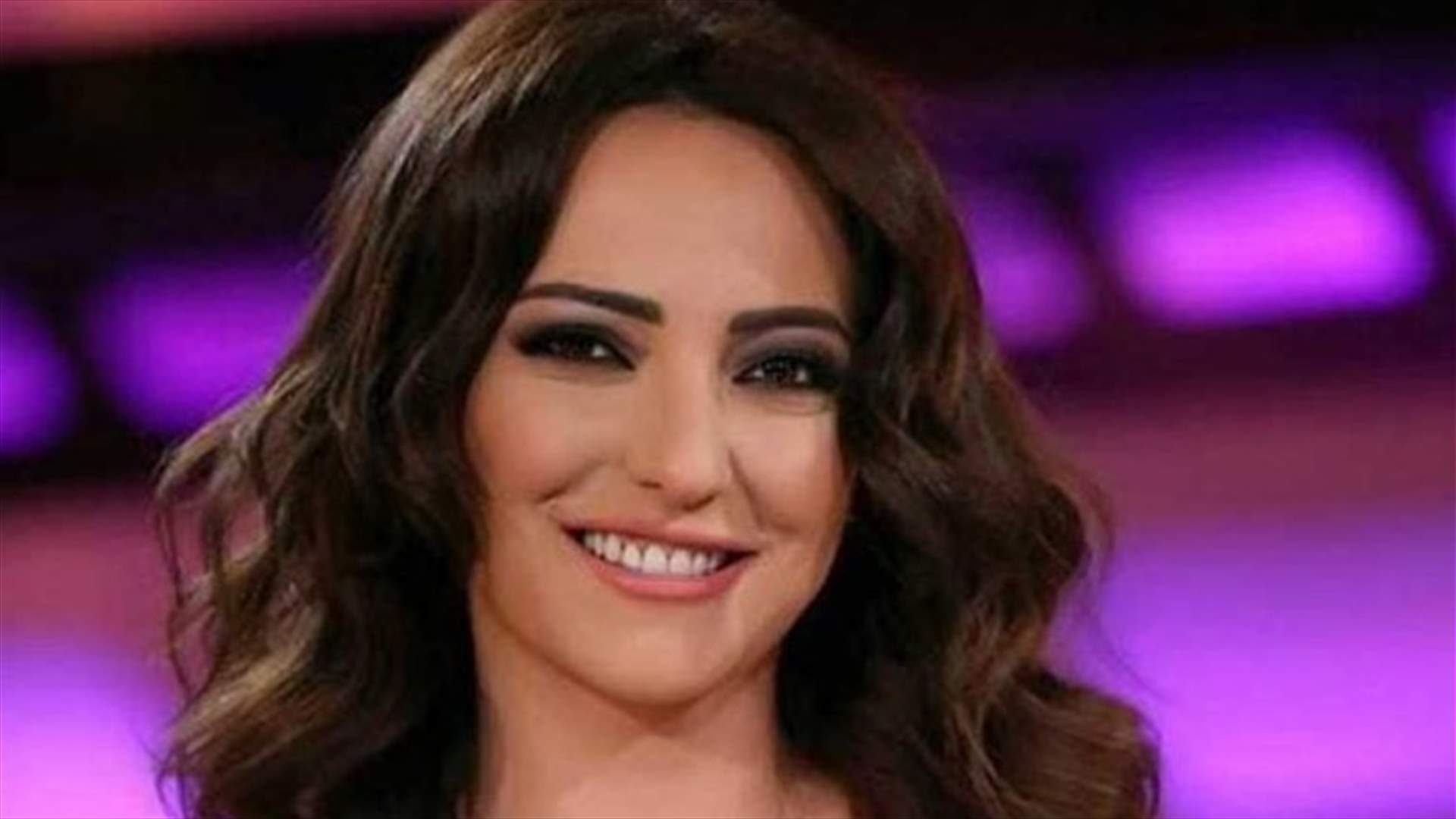 هل تخوض إبنتها المجال الفنّي؟.. أمل عرفة تؤكّد وتوضح!