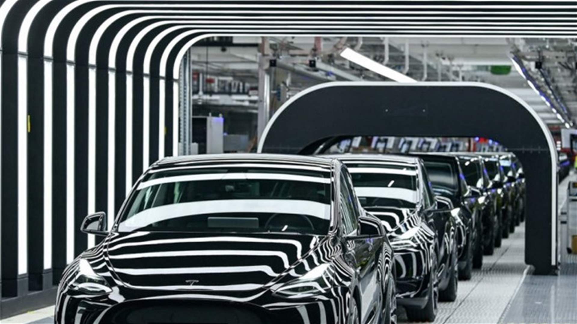 Tesla suspends production at Shanghai plant - internal notice