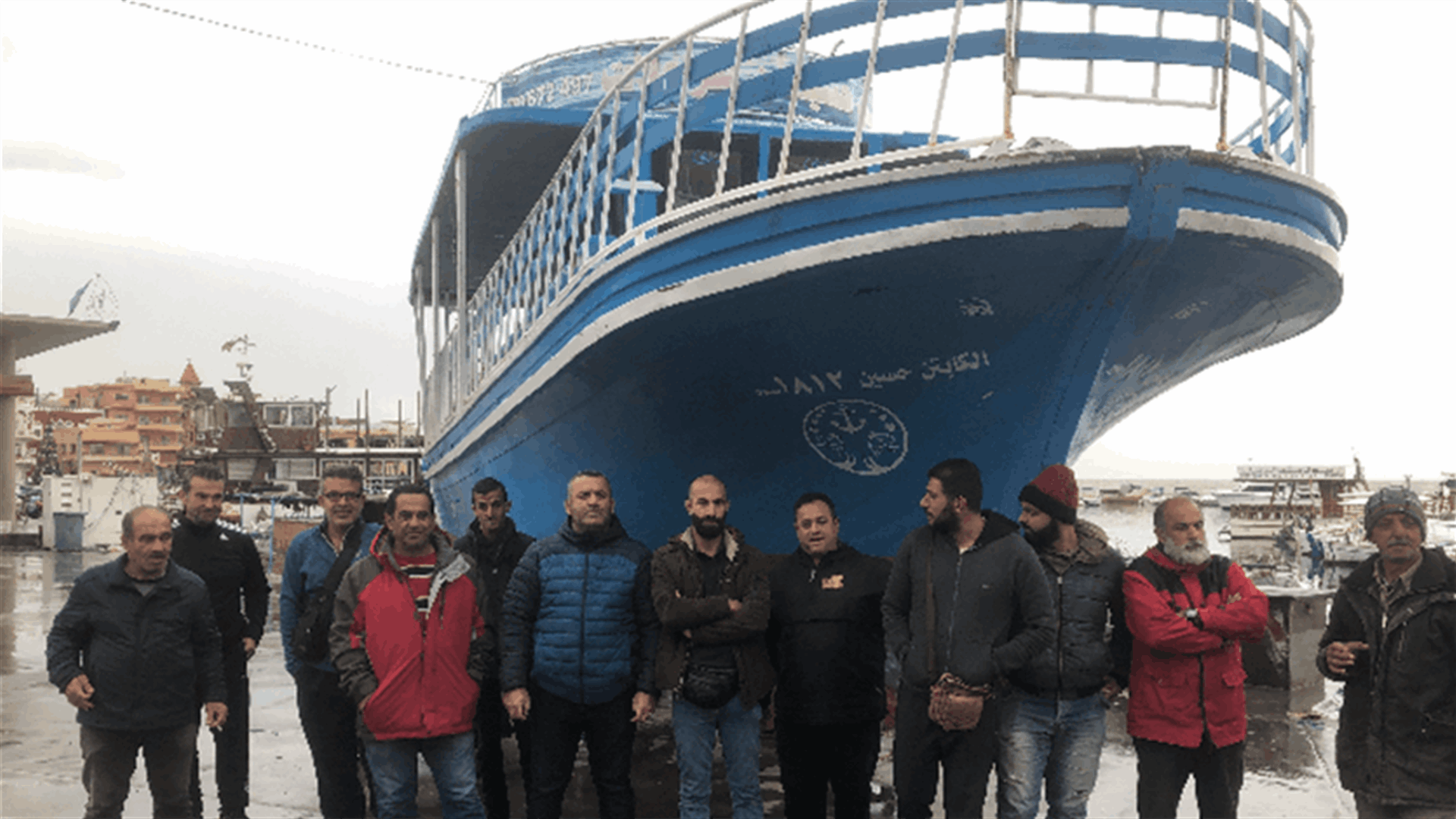 إعتصام لاصحاب مراكب الرحلات البحرية في صور احتجاجا على قرار رفع الرسوم على المراكب