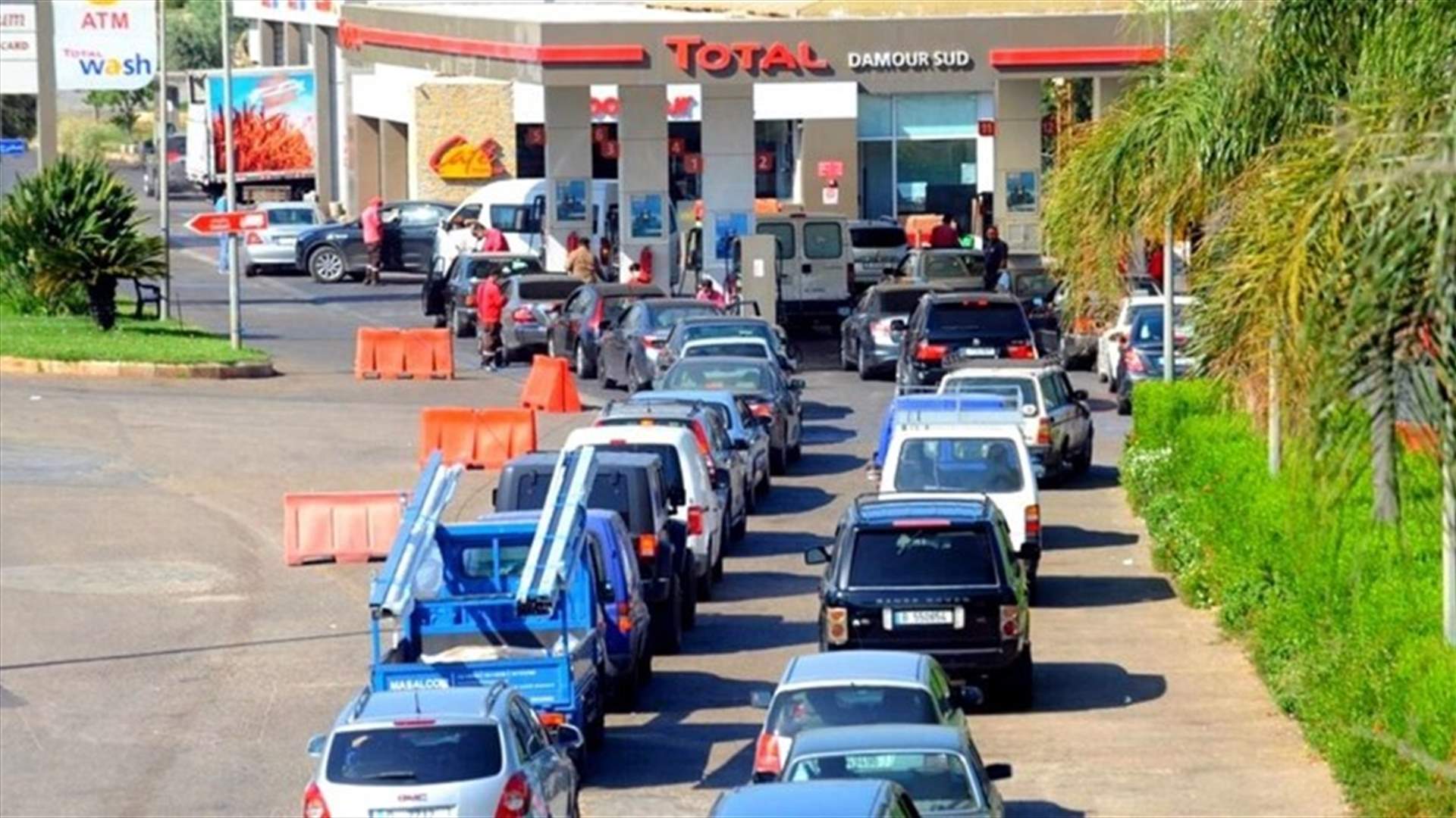 Lebanese queue for gasoline again as fuel crisis returns