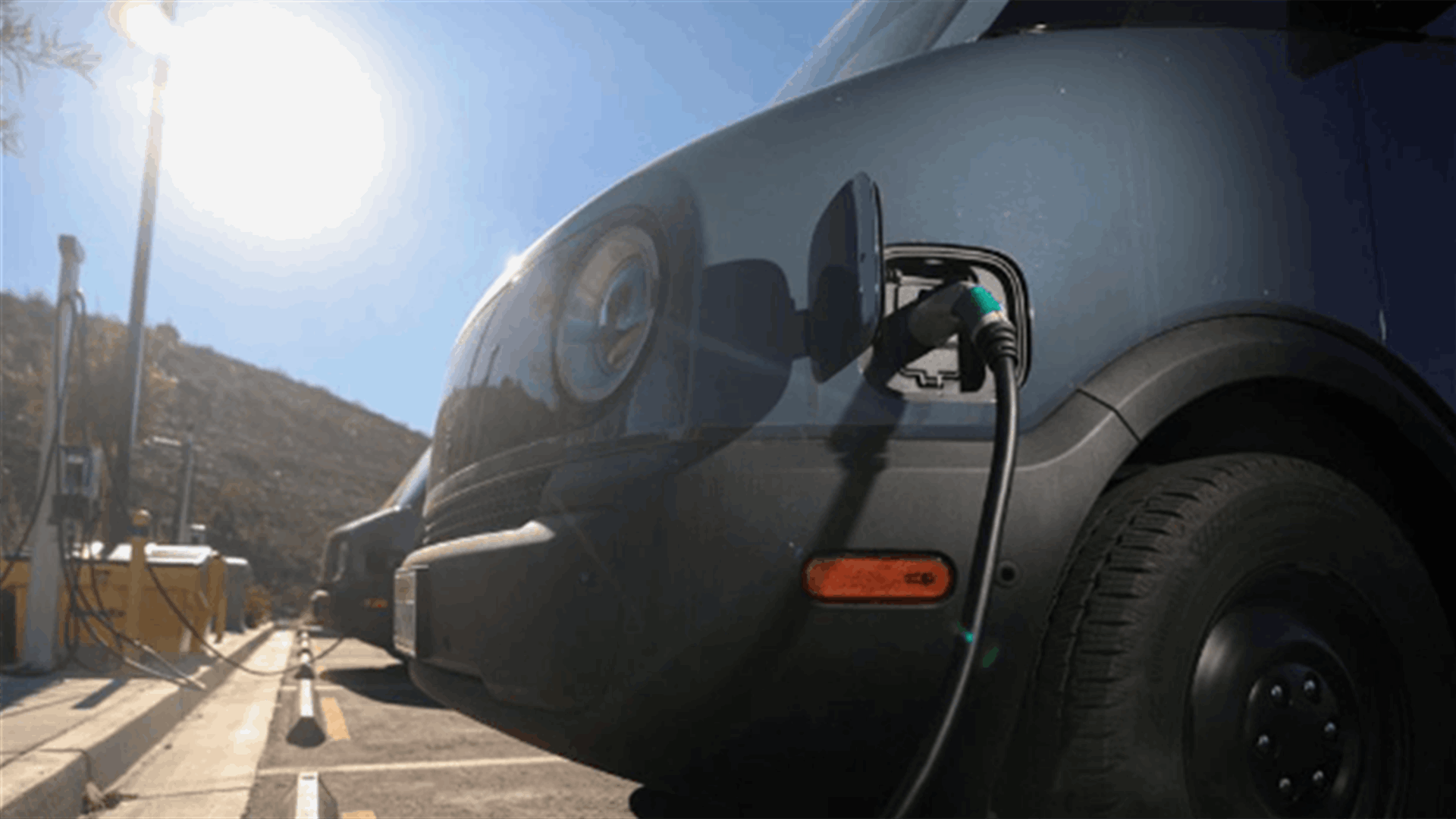 Biden tax credits aim to jolt electric delivery truck demand