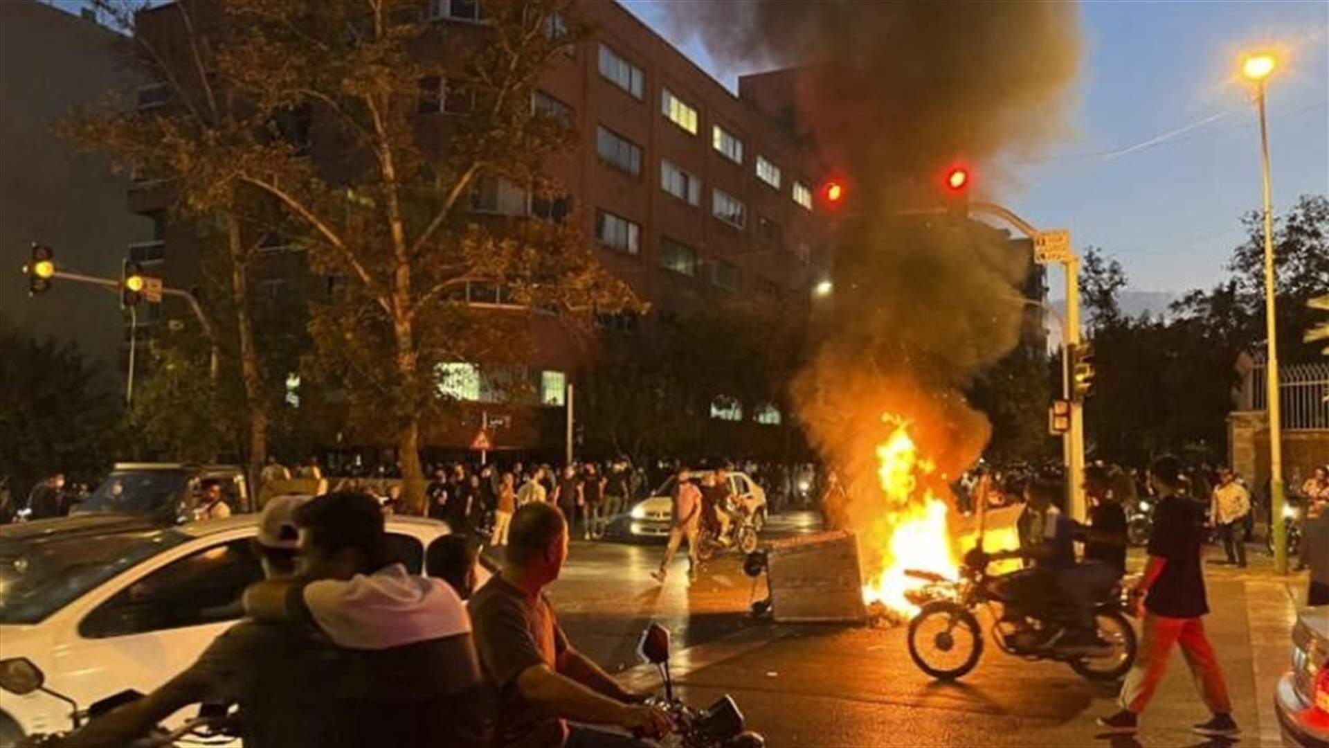 القضاء الإيراني يوافق على إعادة محاكمة متهم ثالث محكوم بالإعدام على خلفية الاحتجاجات